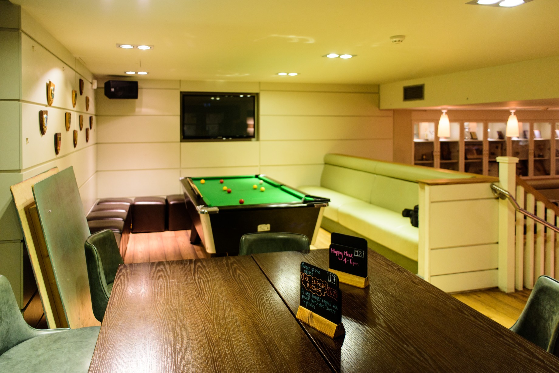 Main bar - 4iewn2rg13c.jpg