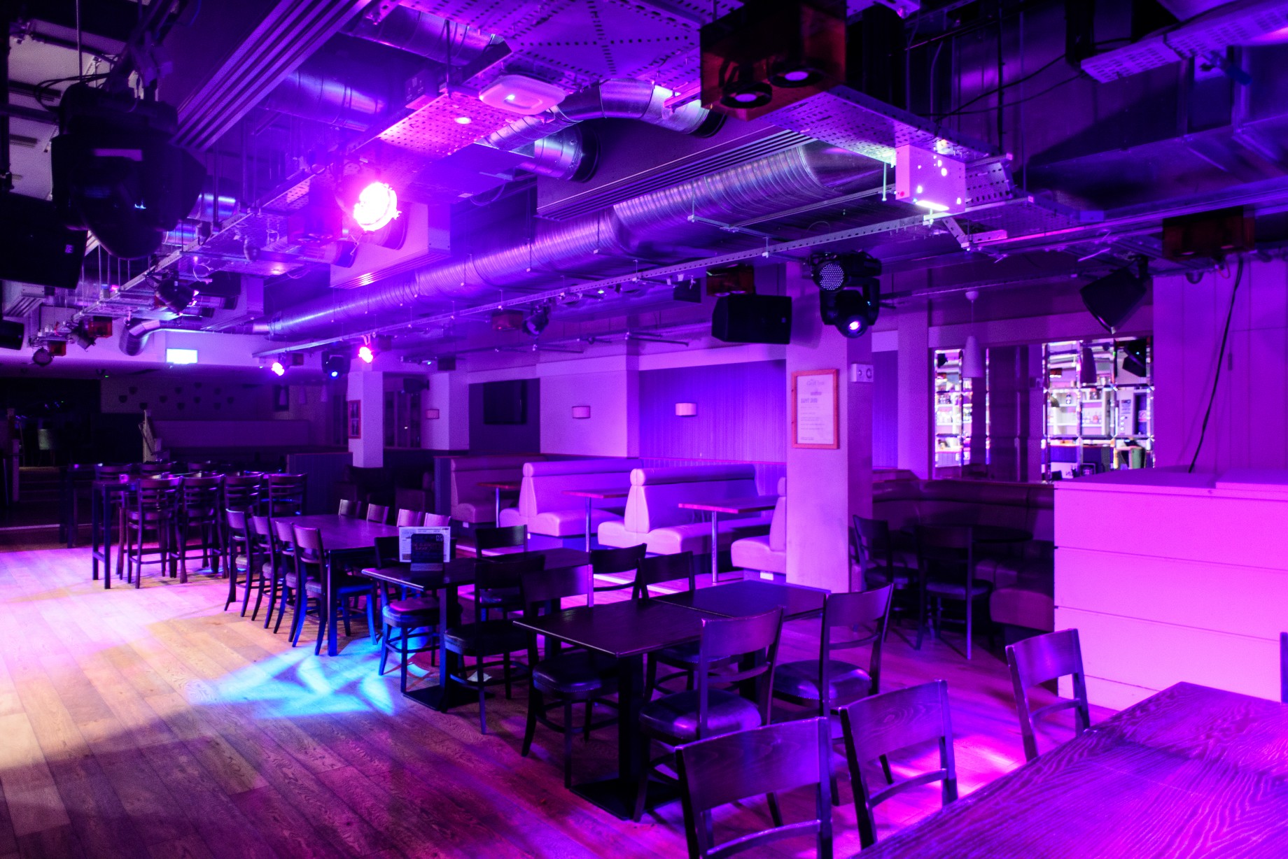 Main bar - om3bgf3o125.jpg