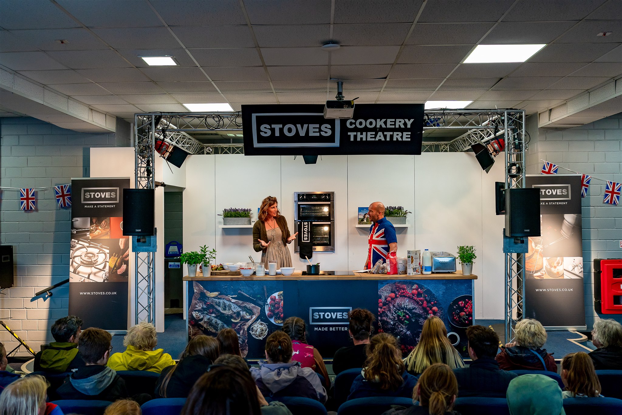 Lecture Theatre - fq5tg5cg3fx.jpg