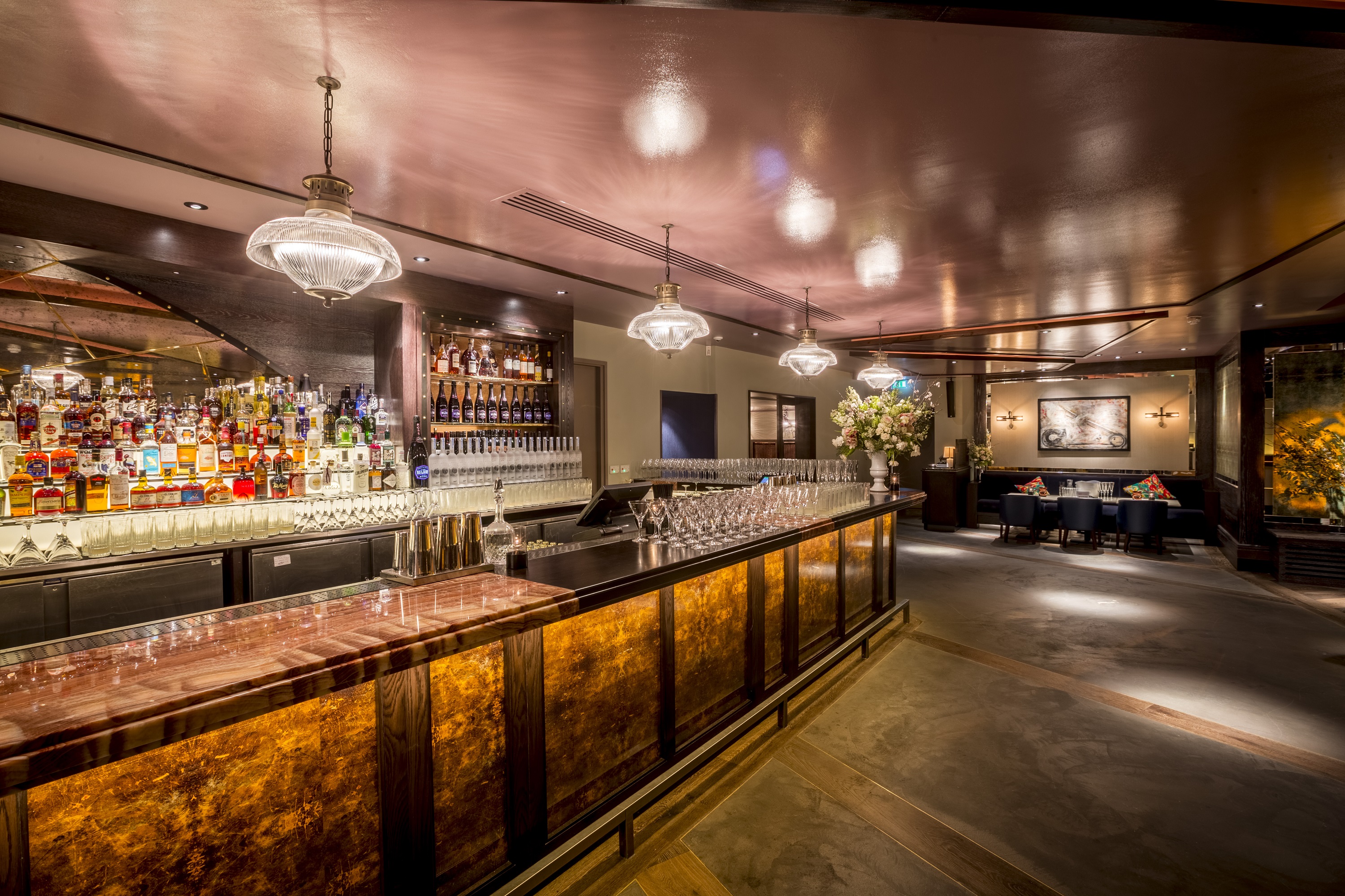 Sophisticated bar at 100 Wardour Street, ideal for networking and cocktail receptions.