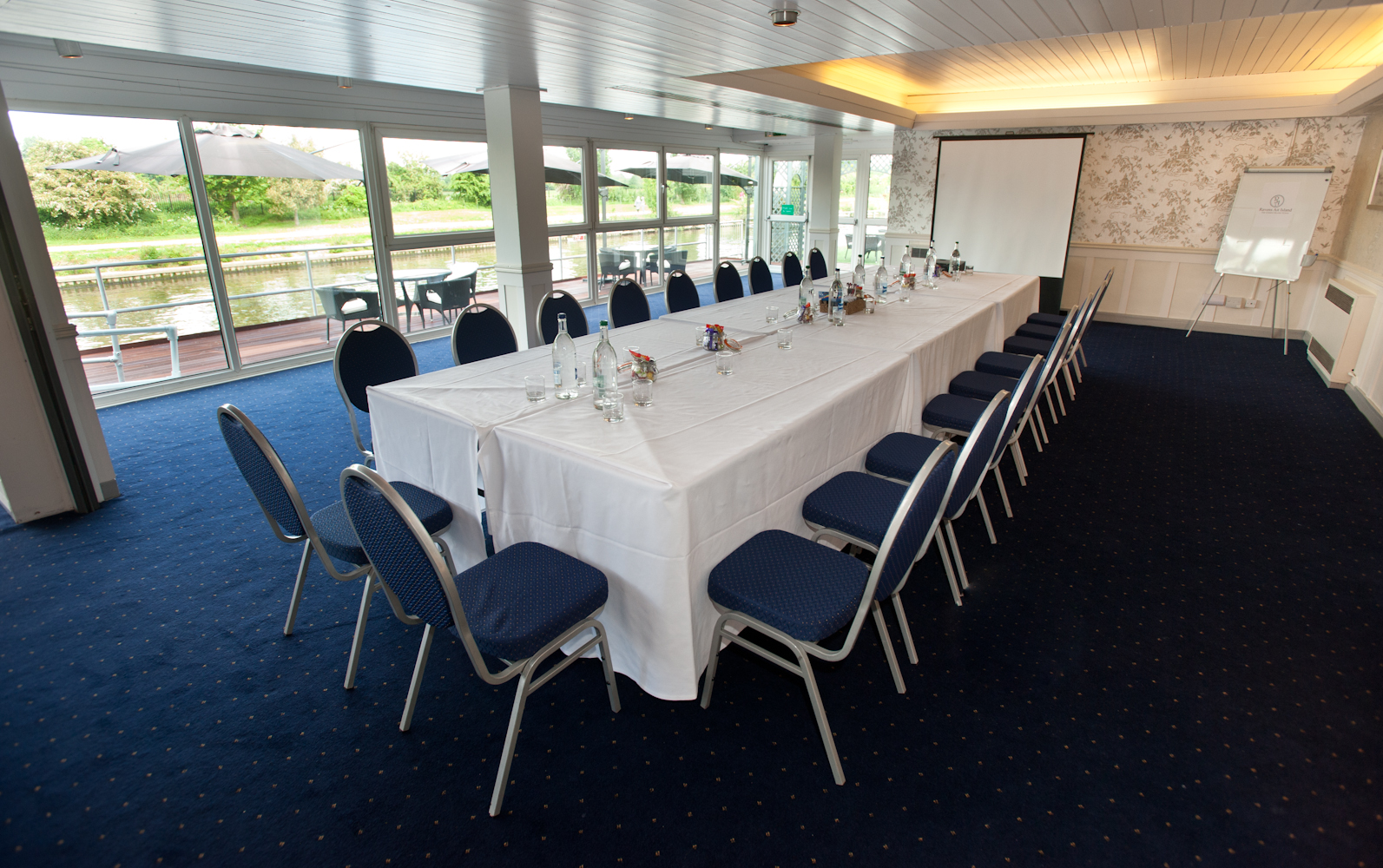 The Thames Suite - dg1bmxoz1tl.jpg