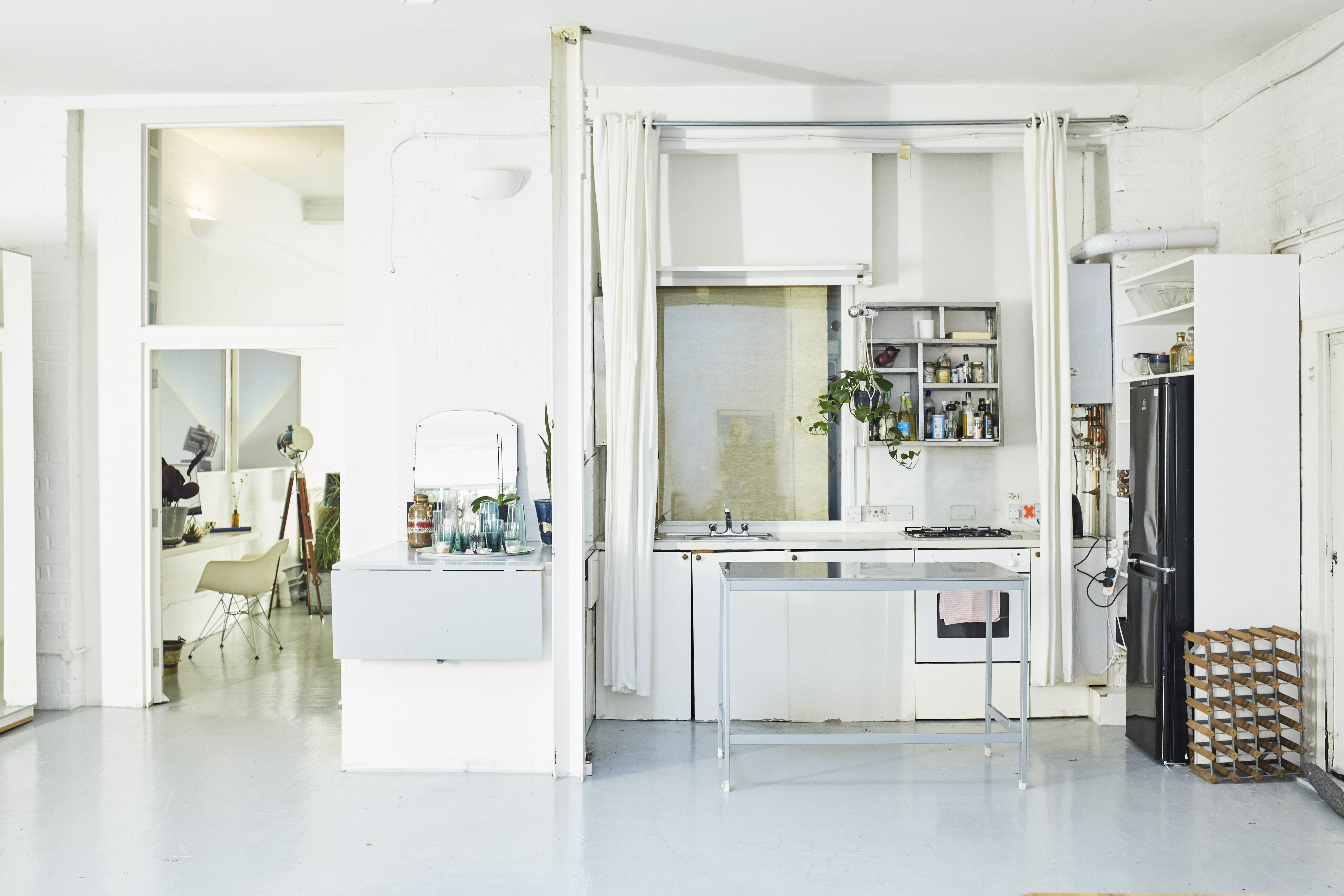 STUDIO - tyxw4qkdn0h.jpg