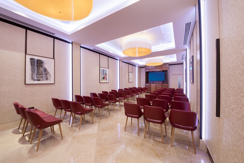 The Gallery Room - el3d242h2t0.jpg