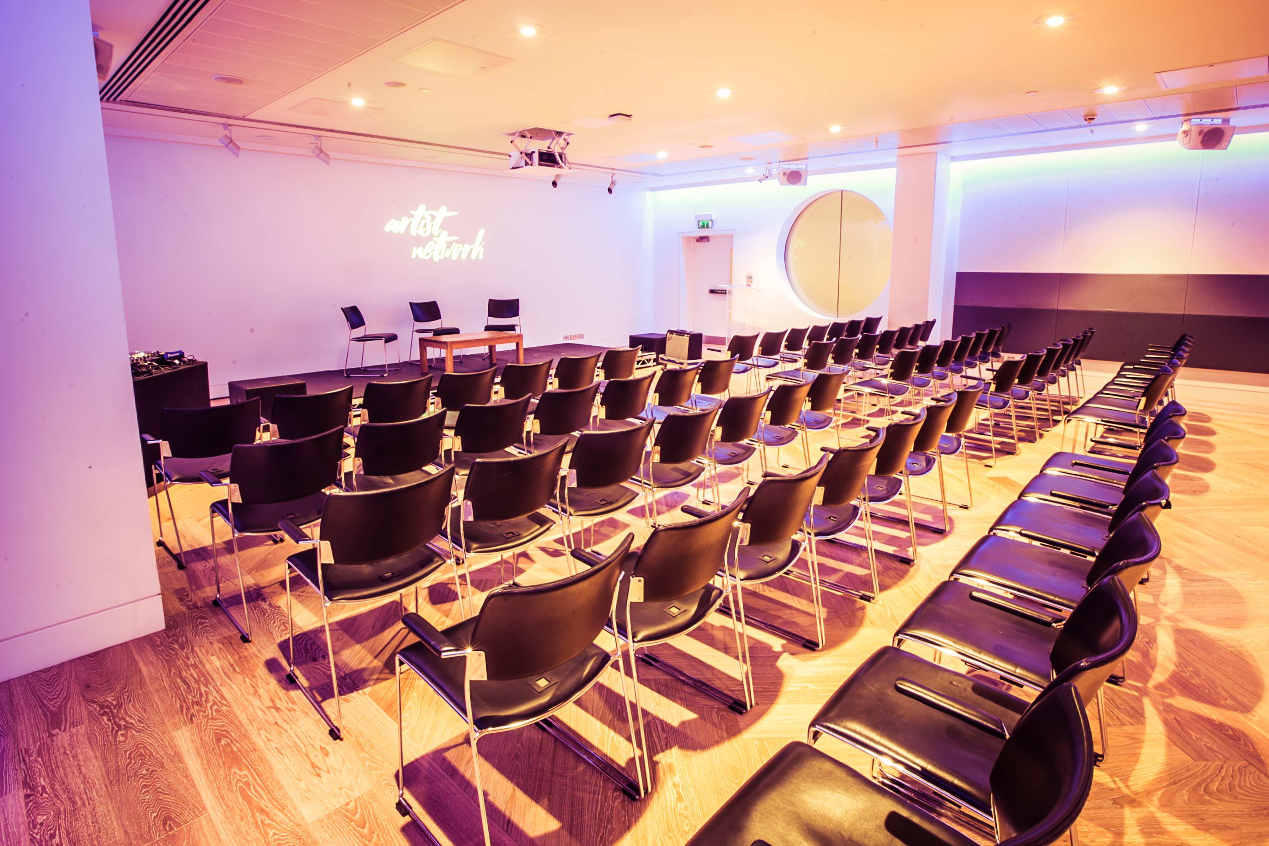 St Pancras Room - n30fq2fmq1o.jpg