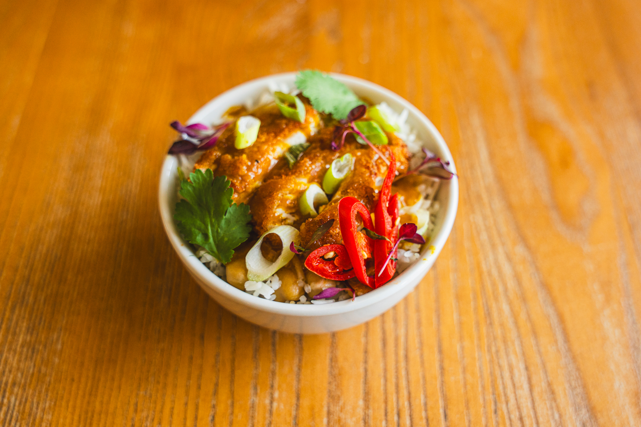 Serengeti Suite catering bowl, vibrant food for networking lunches and receptions.