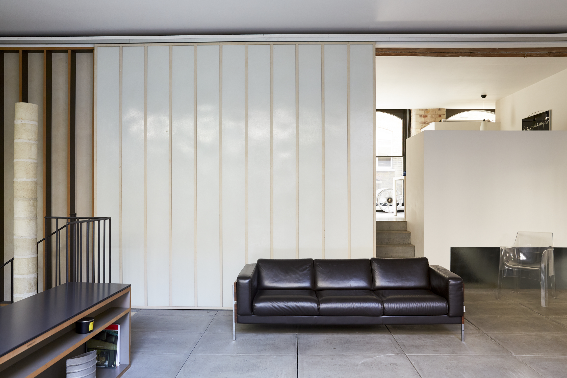 Modern minimalist meeting space in Dingley, Sizona for intimate events and brainstorming.