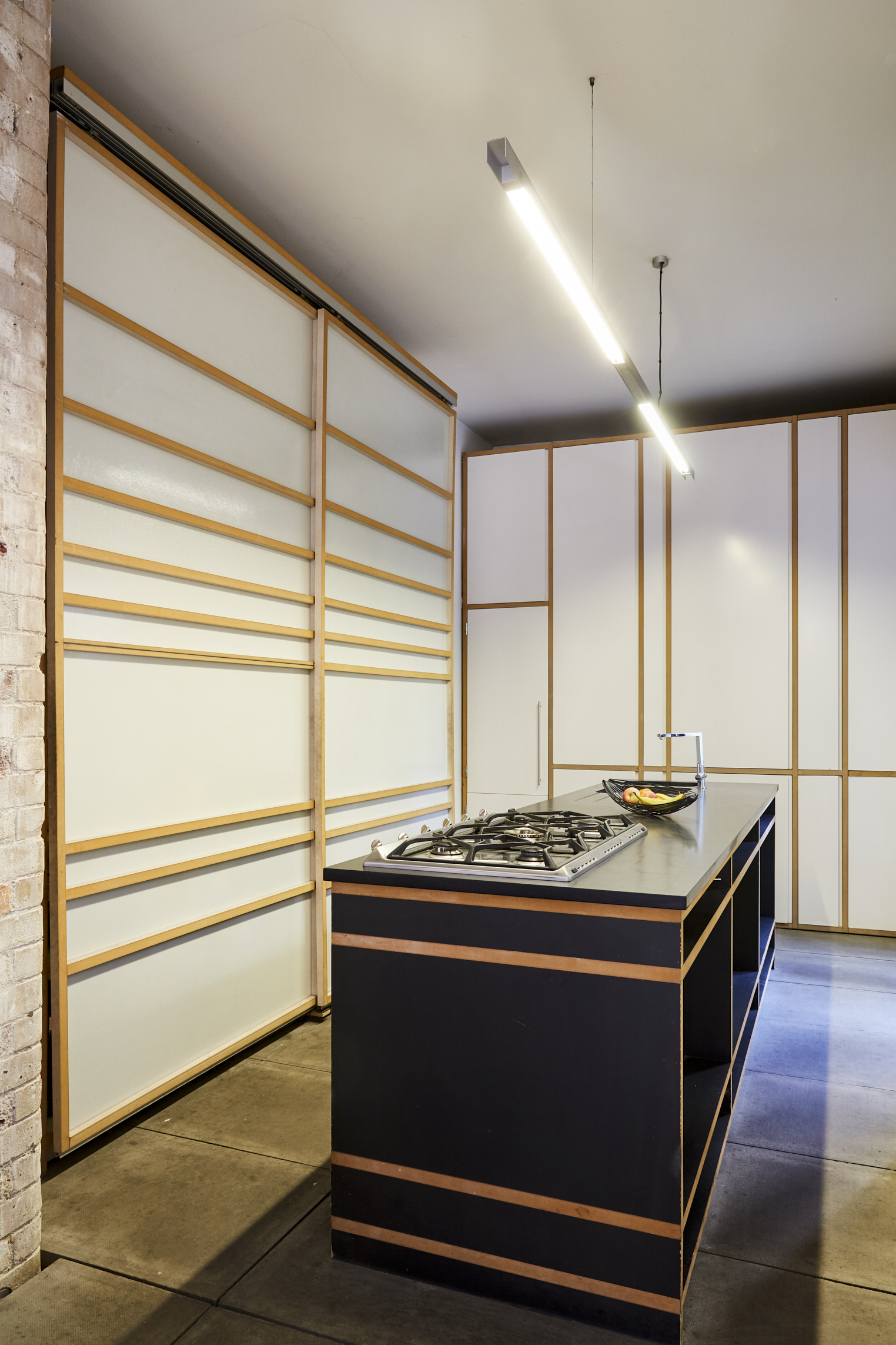 Dingley - com0bkq3dmn.jpg