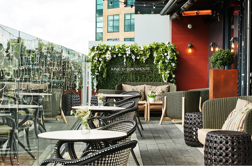 The South Terrace and Lounge - 2cxpgiptpdd.jpg