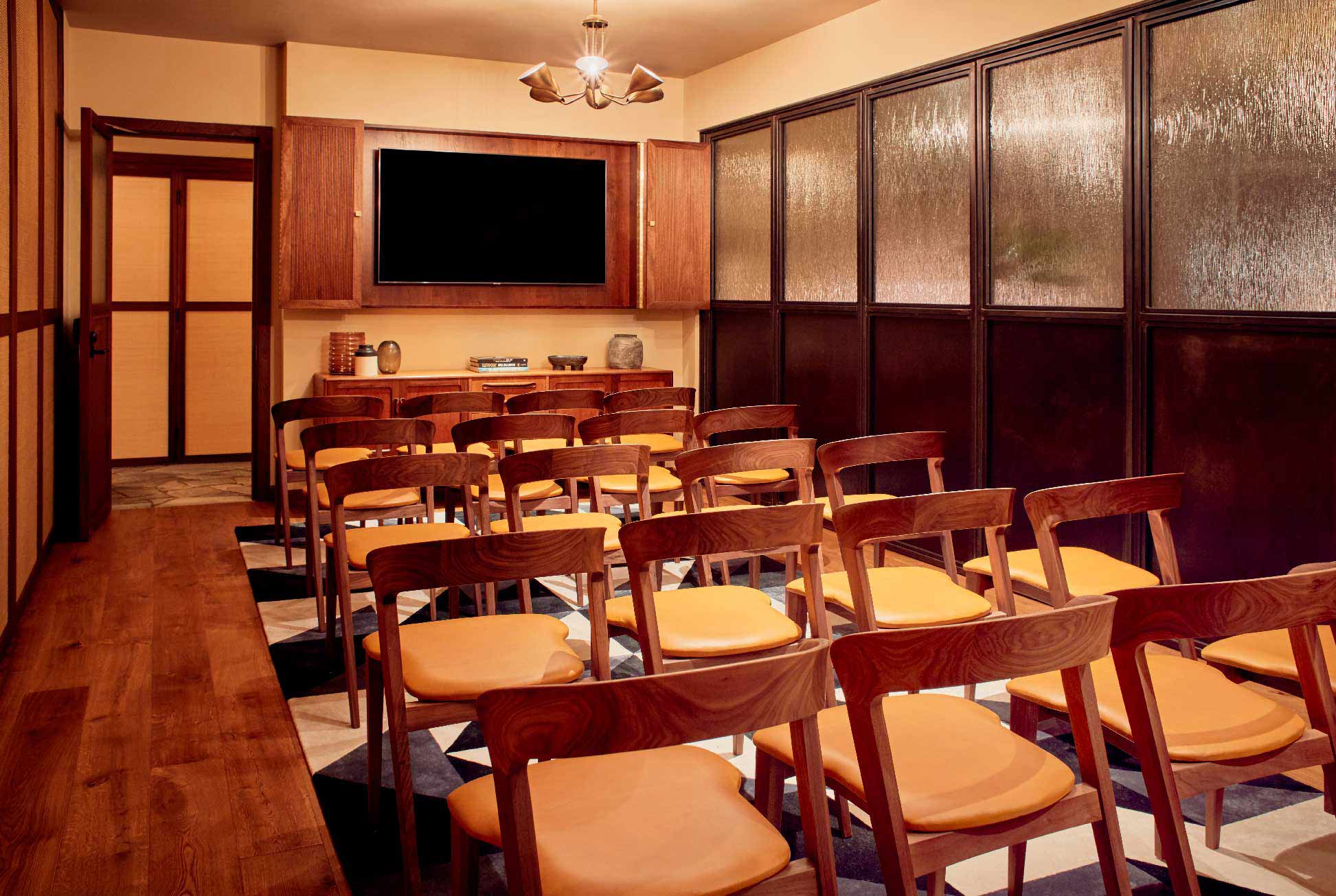 Living Room  - g1m1j0xb5sd.jpg