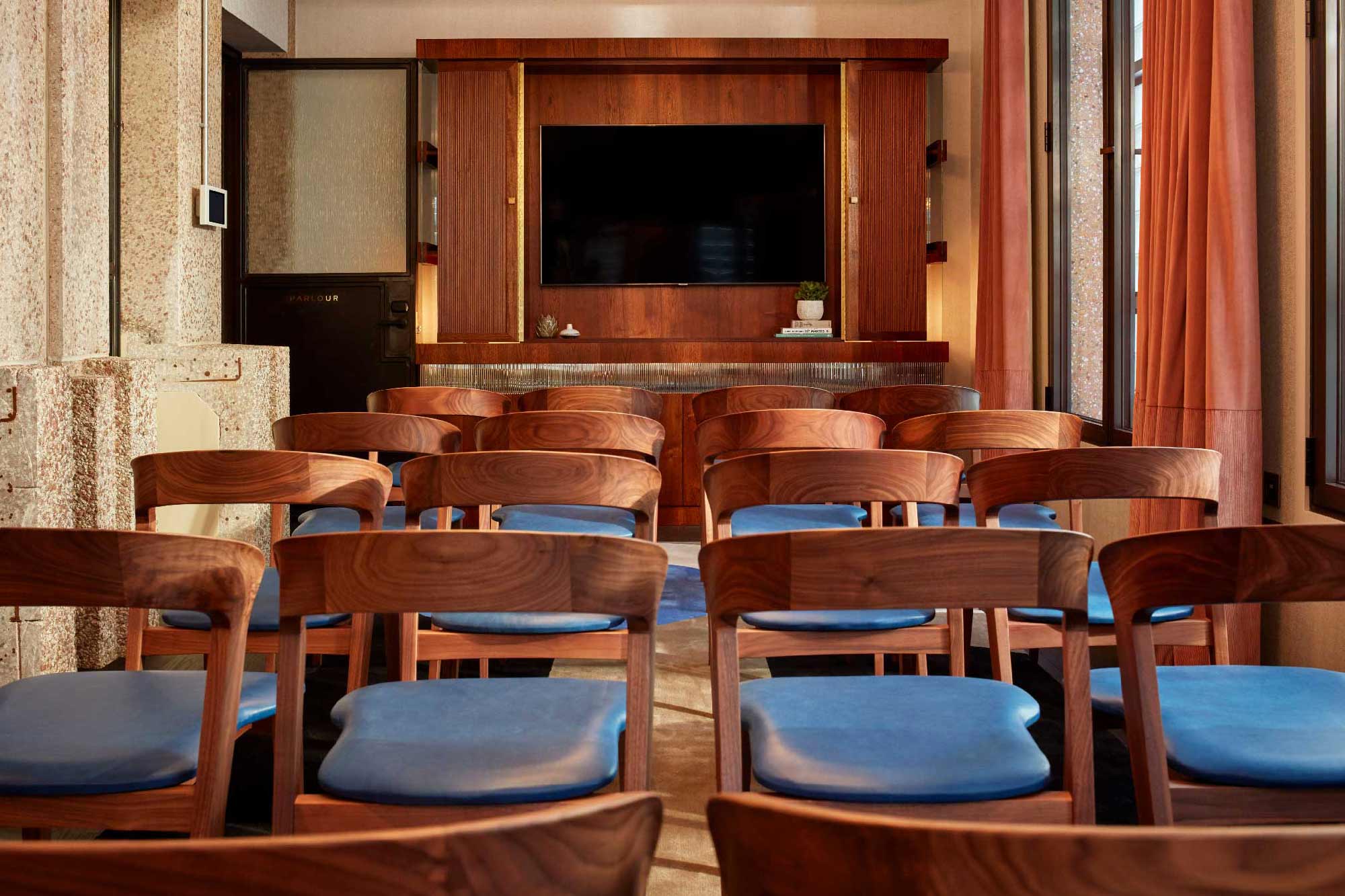 Parlour Room - kcl4btmh3io.jpg