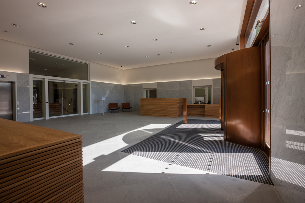 Entrance Hall at Saïd Business School, modern lobby for events and meetings.