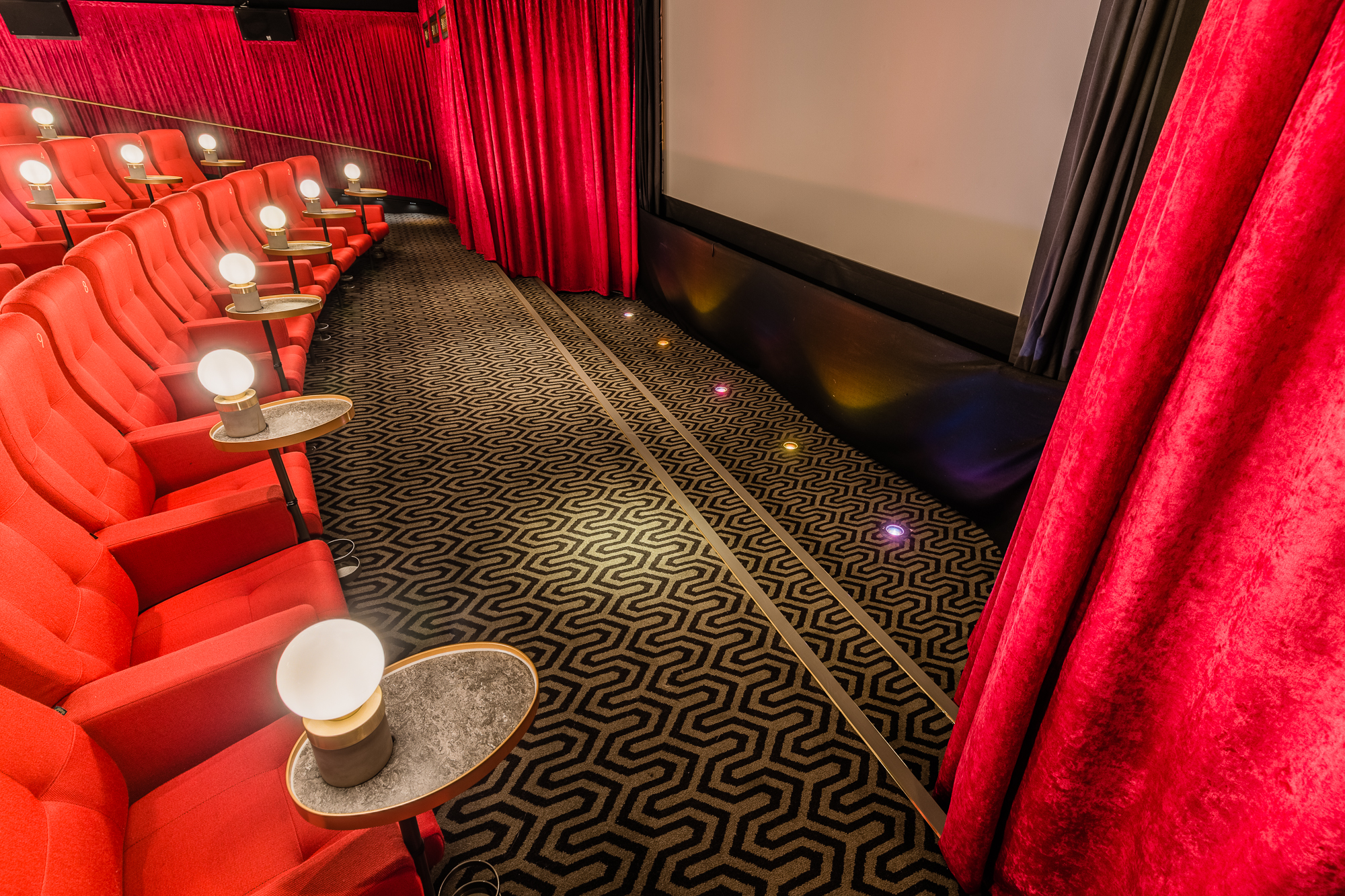 Screen Two - b22itb51hil.jpg