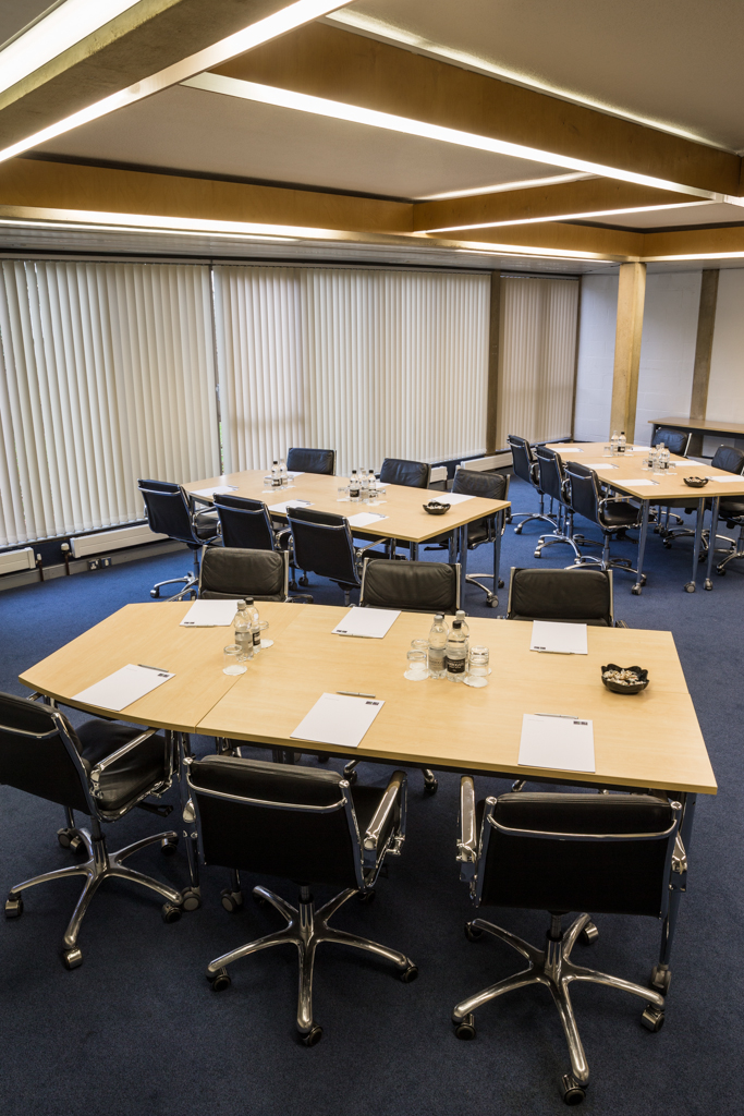 Templeton Lecture Room at Saïd Business School, ideal for professional meetings and workshops.