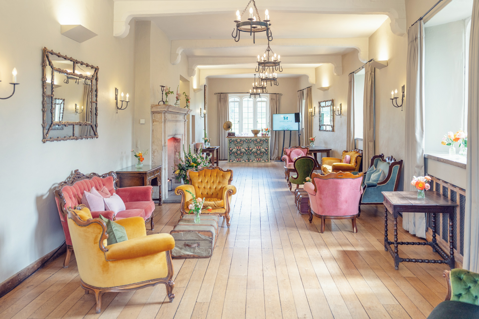 The Maiden's Tower - Tudor Hall & Long Gallery - loipe3m0uf0.jpg