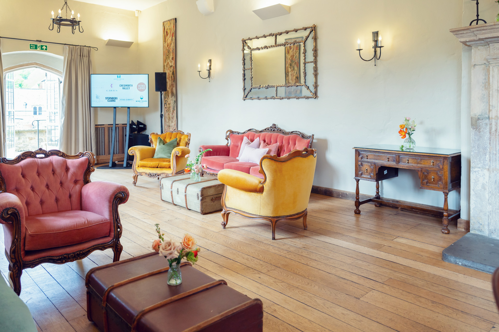 The Maiden's Tower - Tudor Hall & Long Gallery - nfmgi3teylf.jpg