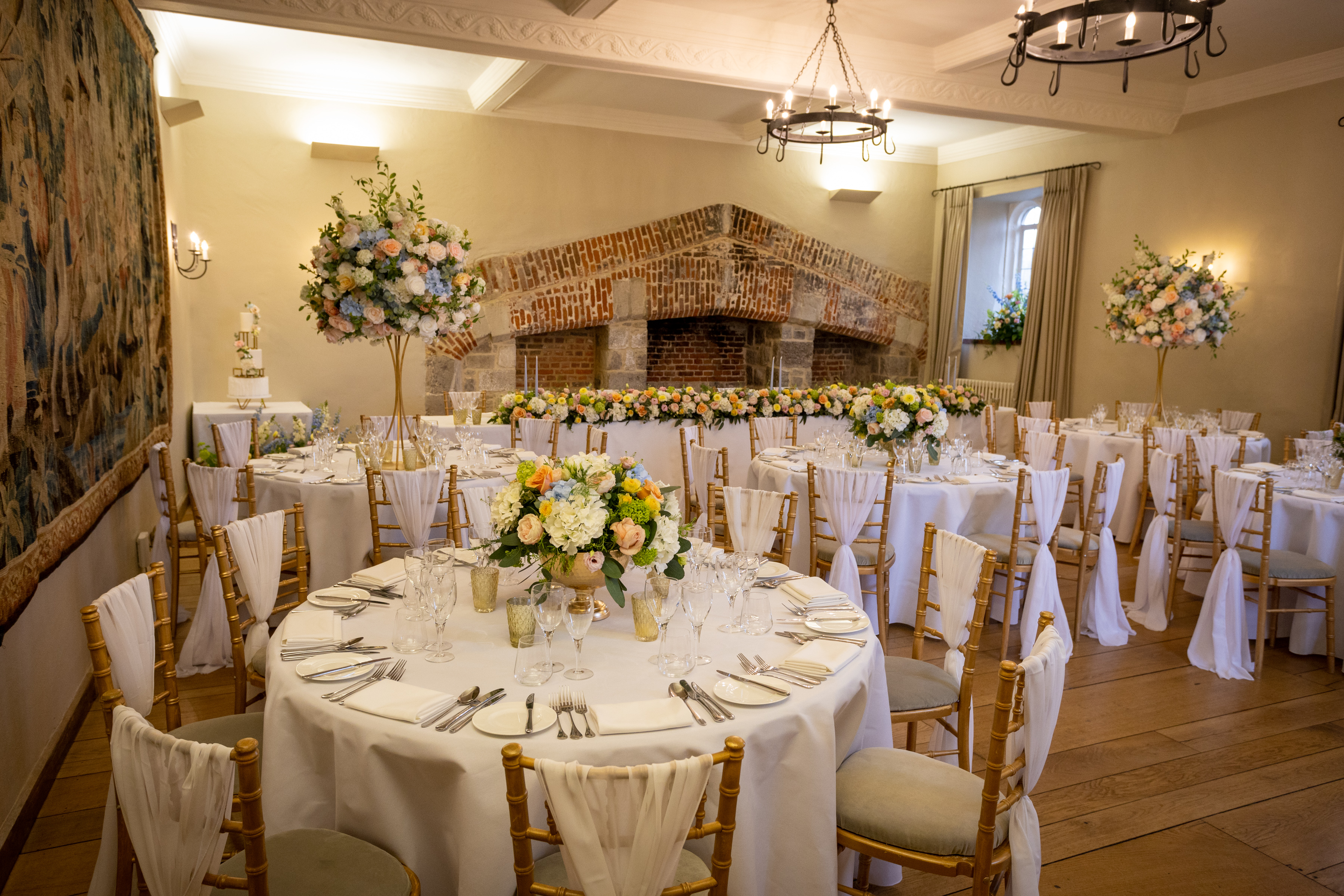 The Maiden's Tower - Tudor Hall & Long Gallery - ev4o1zc53rs.jpg