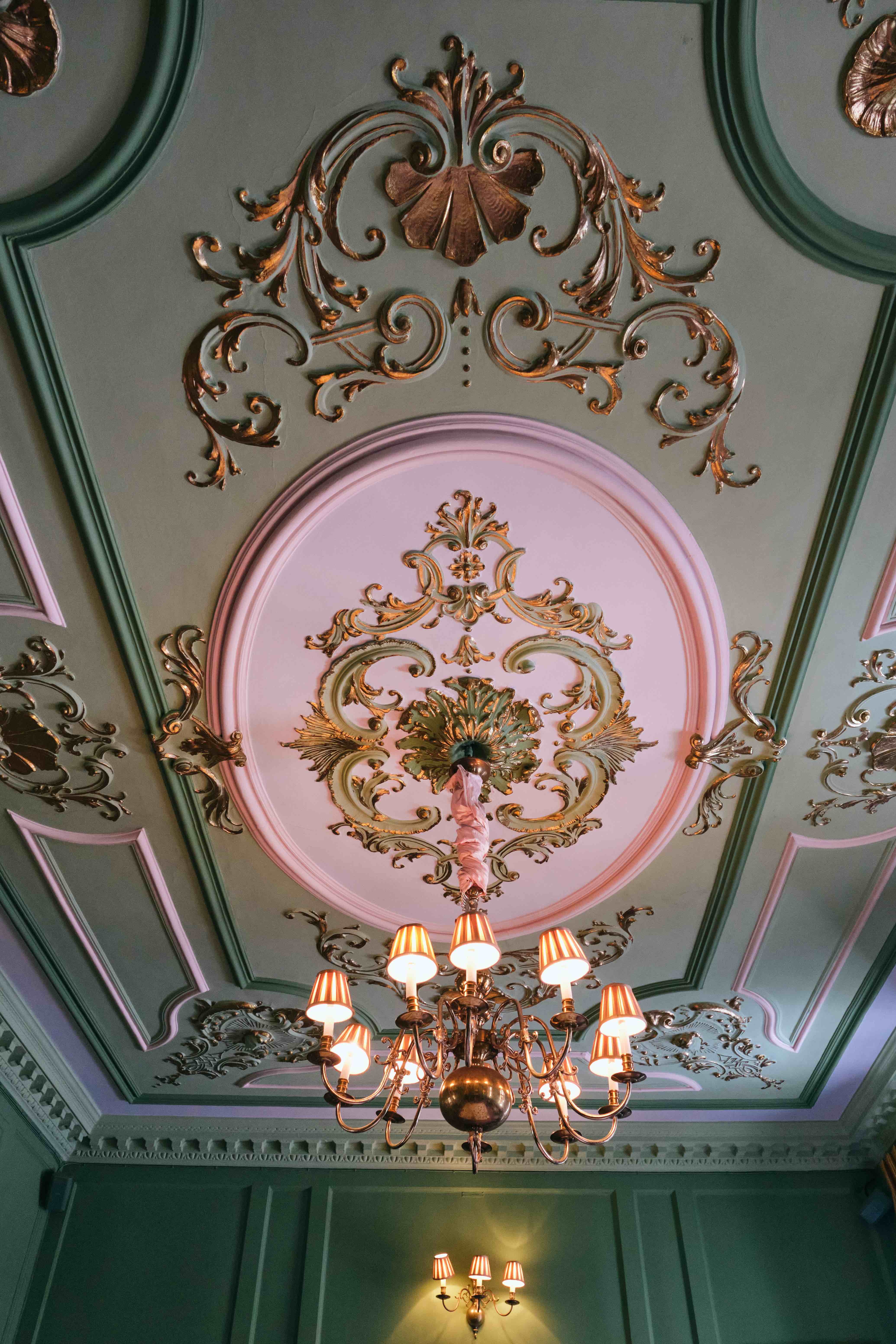 Le Salon Vert - qnxkxlg0s1c.jpg