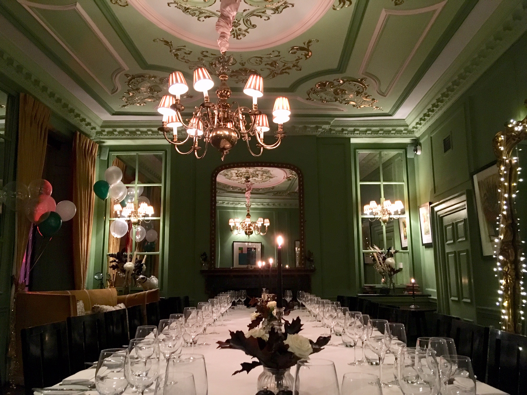 L'Escargot Le Salon Vert: Green walls, formal event, private dining.