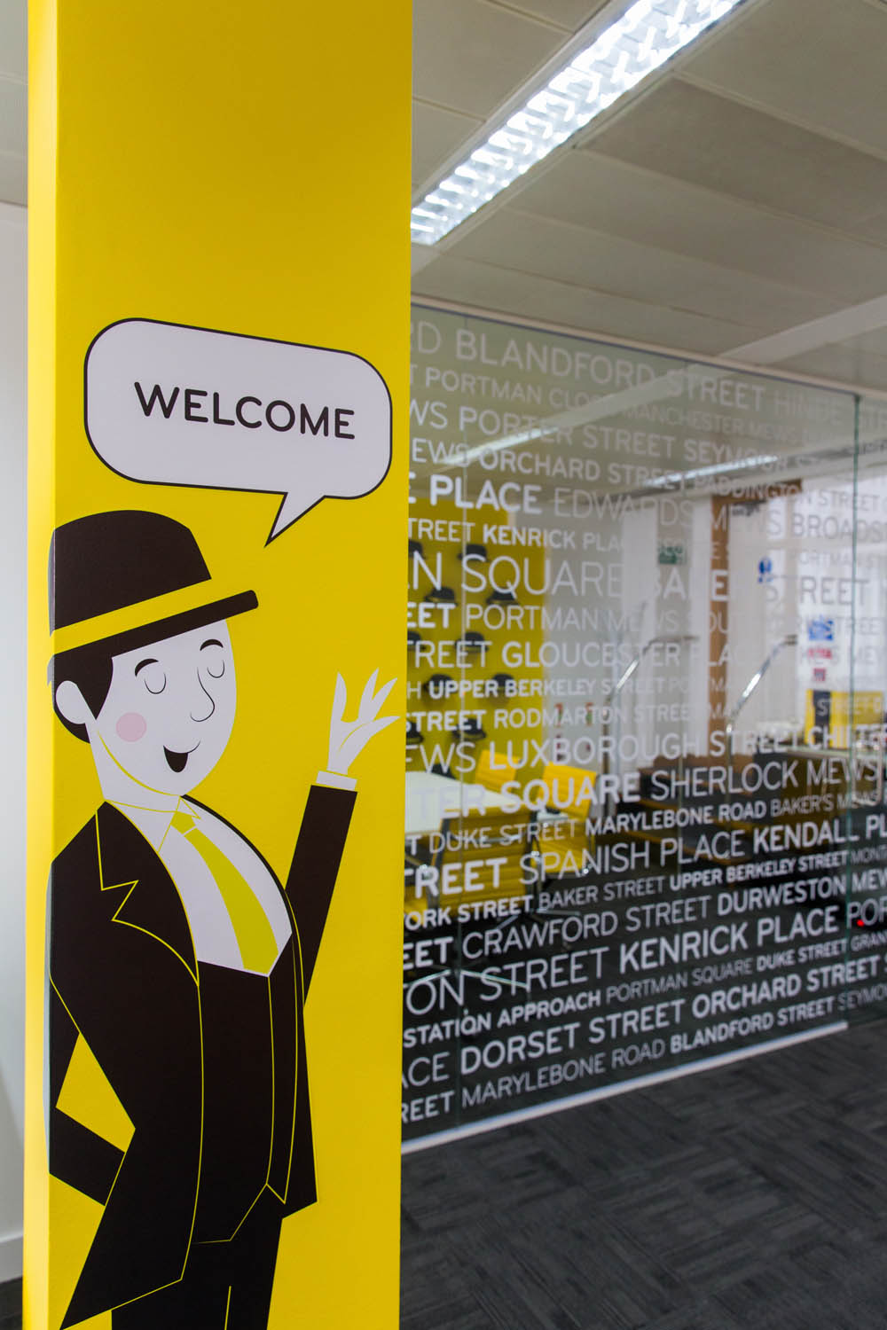 Vibrant meeting space with playful wall design for creative events and collaboration.