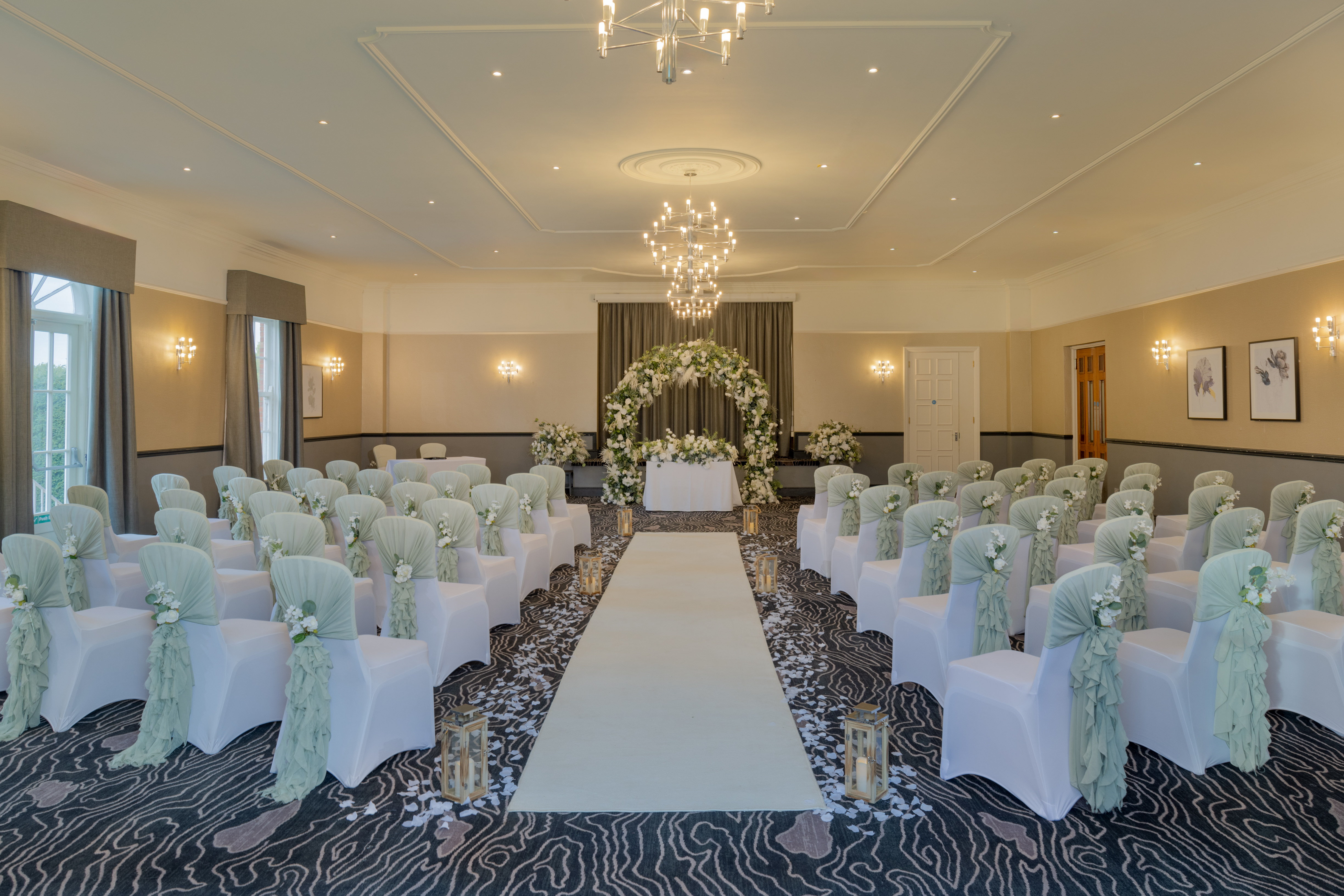 Ballroom - c338dc23-7176-421c-8a80-8d2bc3d68878.jpg