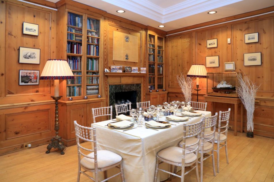 Elegant dining room in Watermen's Hall, perfect for corporate dinners and gatherings.