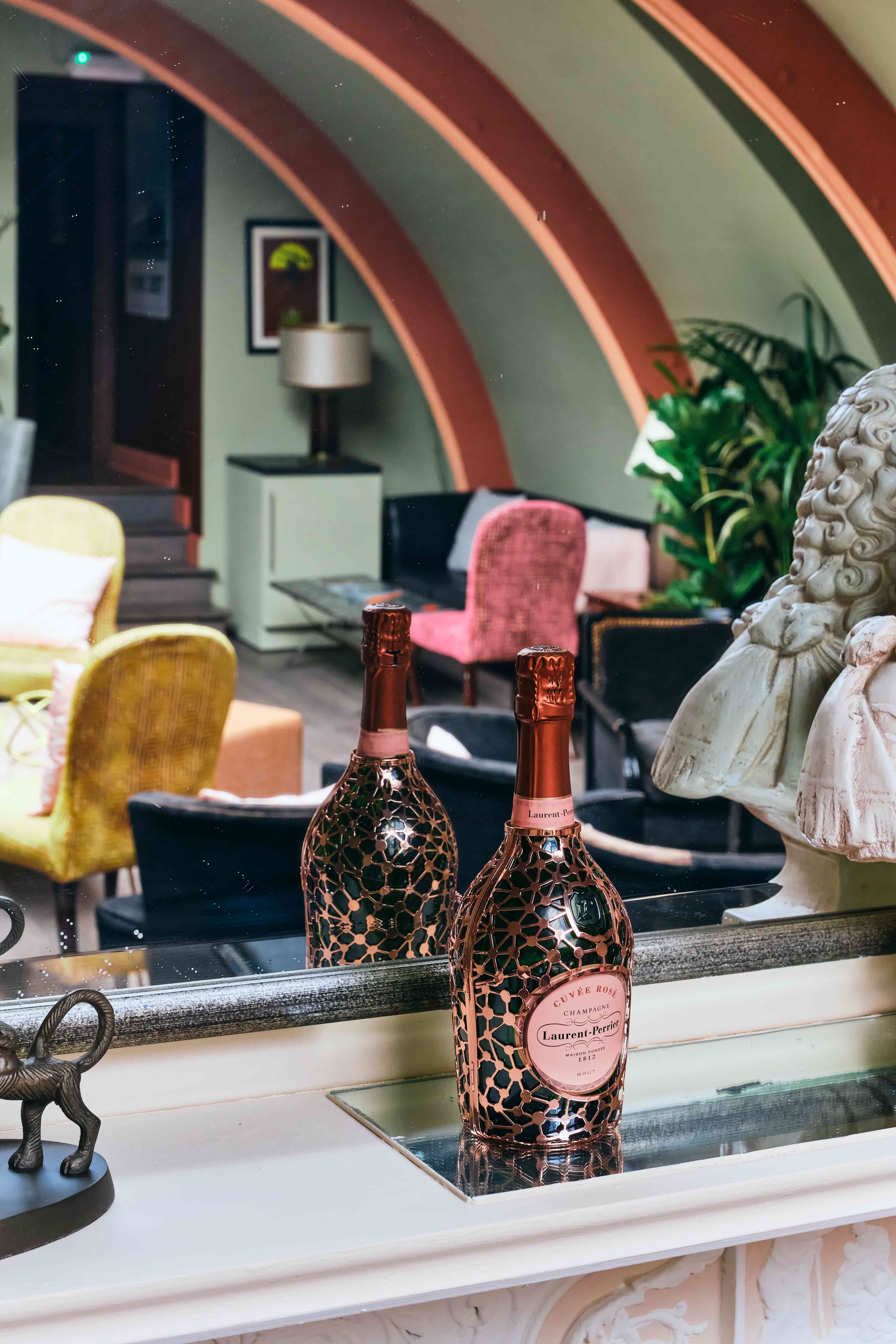 Le Salon Rose - tr5b5eody40.jpg