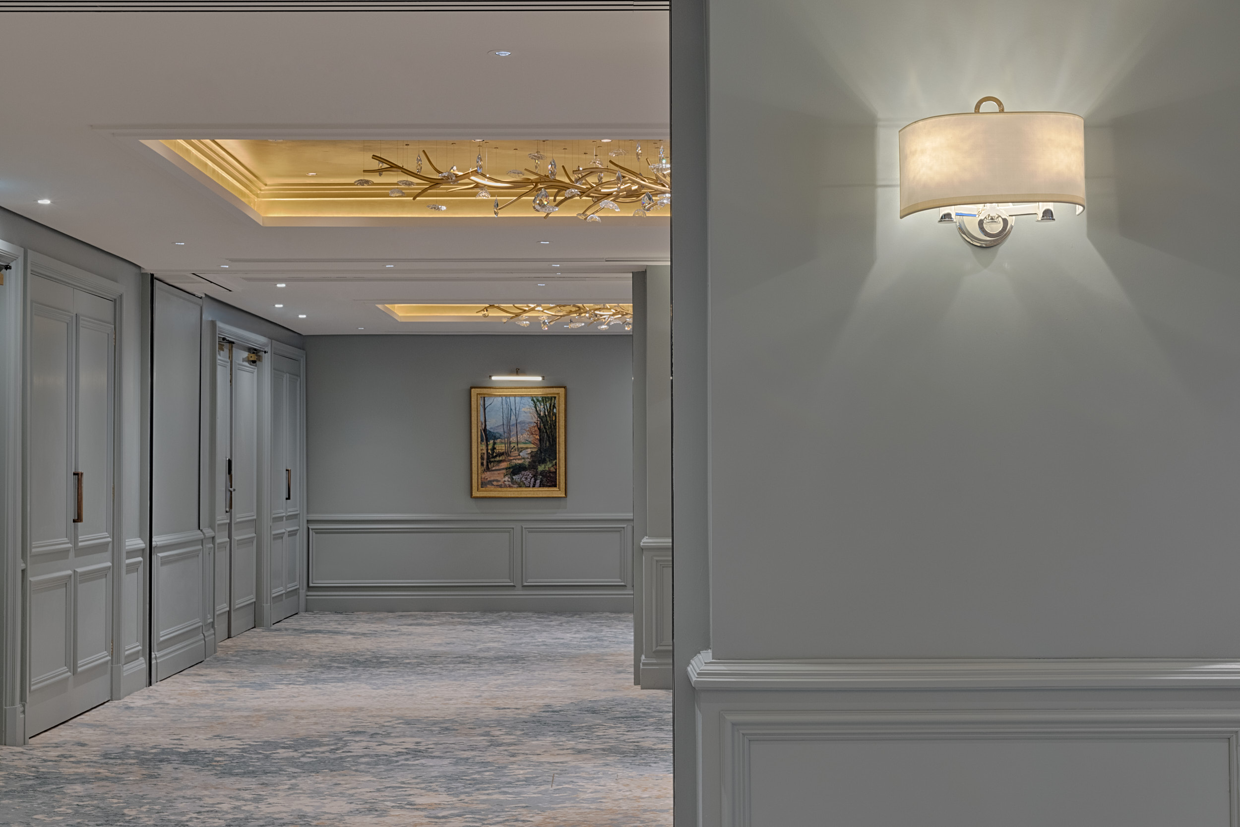 Elegant corridor in Hyatt Regency London, ideal for networking events and gatherings.