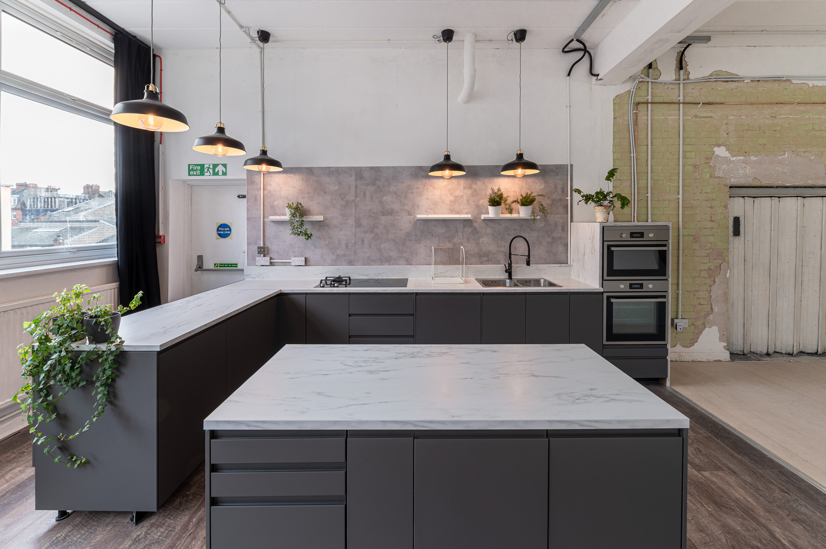 Studio 1 - e5kvydtrvyj.jpg