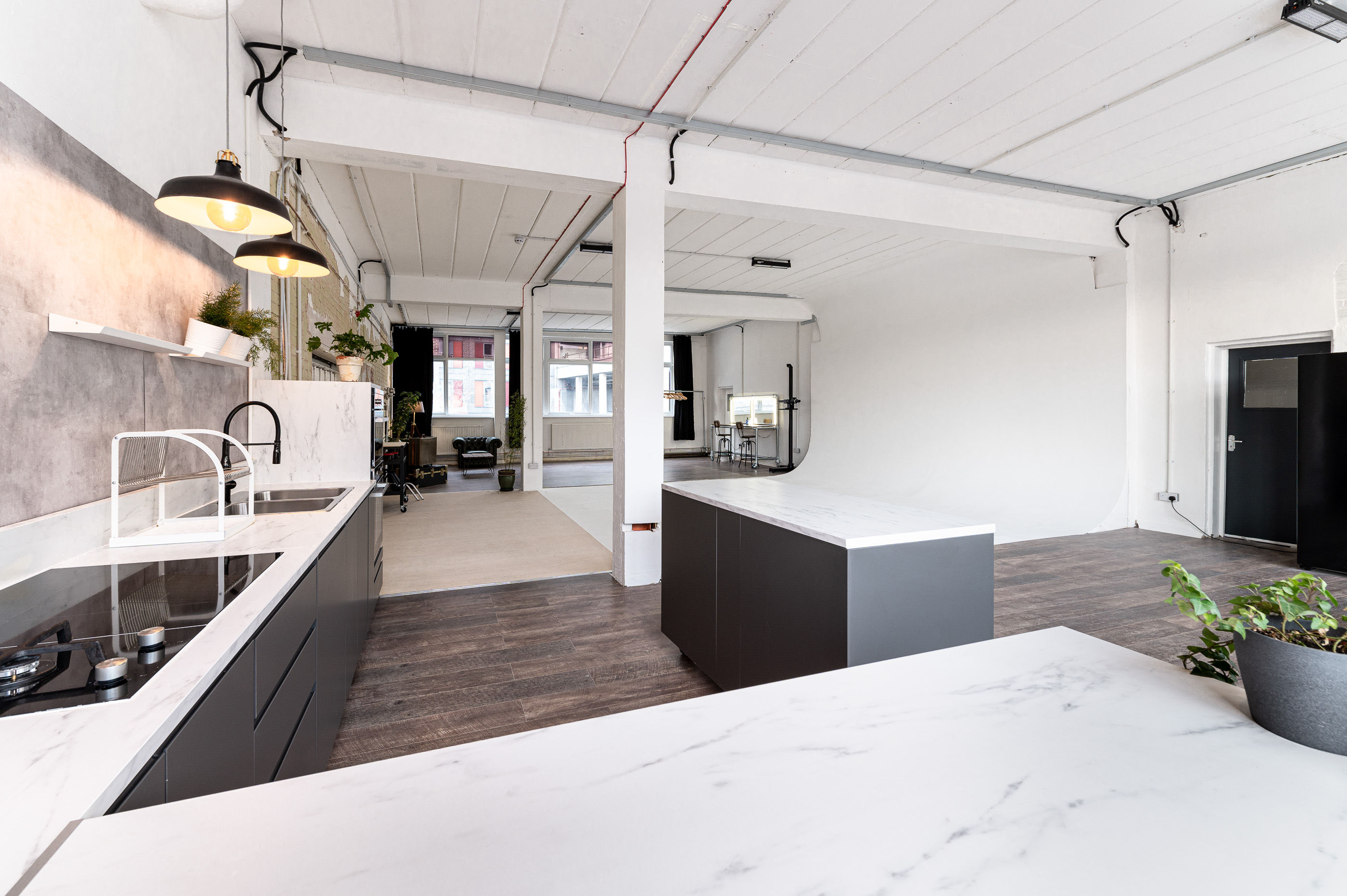 Studio 1 - y5otncvpz3z.jpg