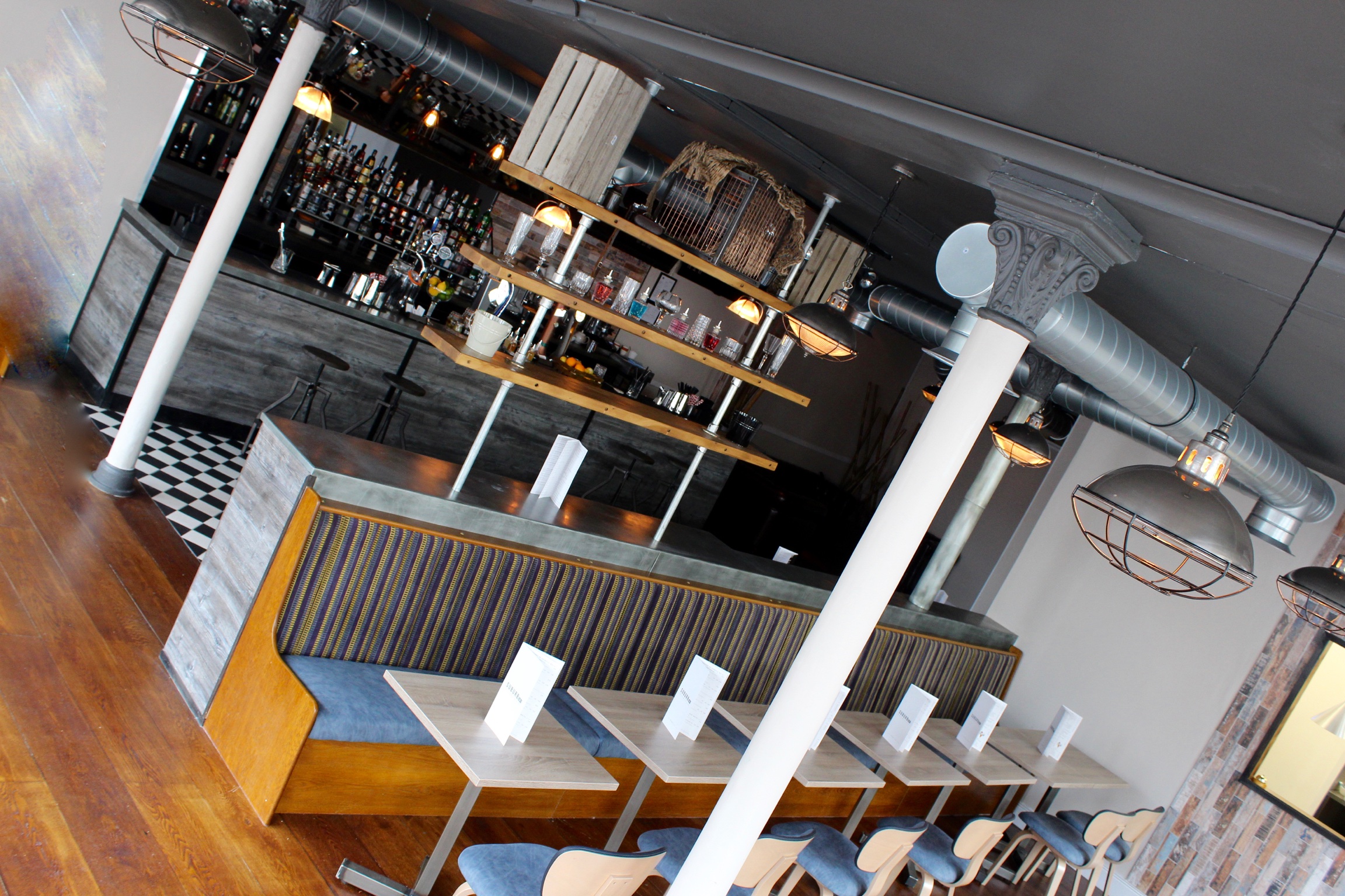 Stylish venue in SW11 with modern bar, perfect for networking events and casual gatherings.