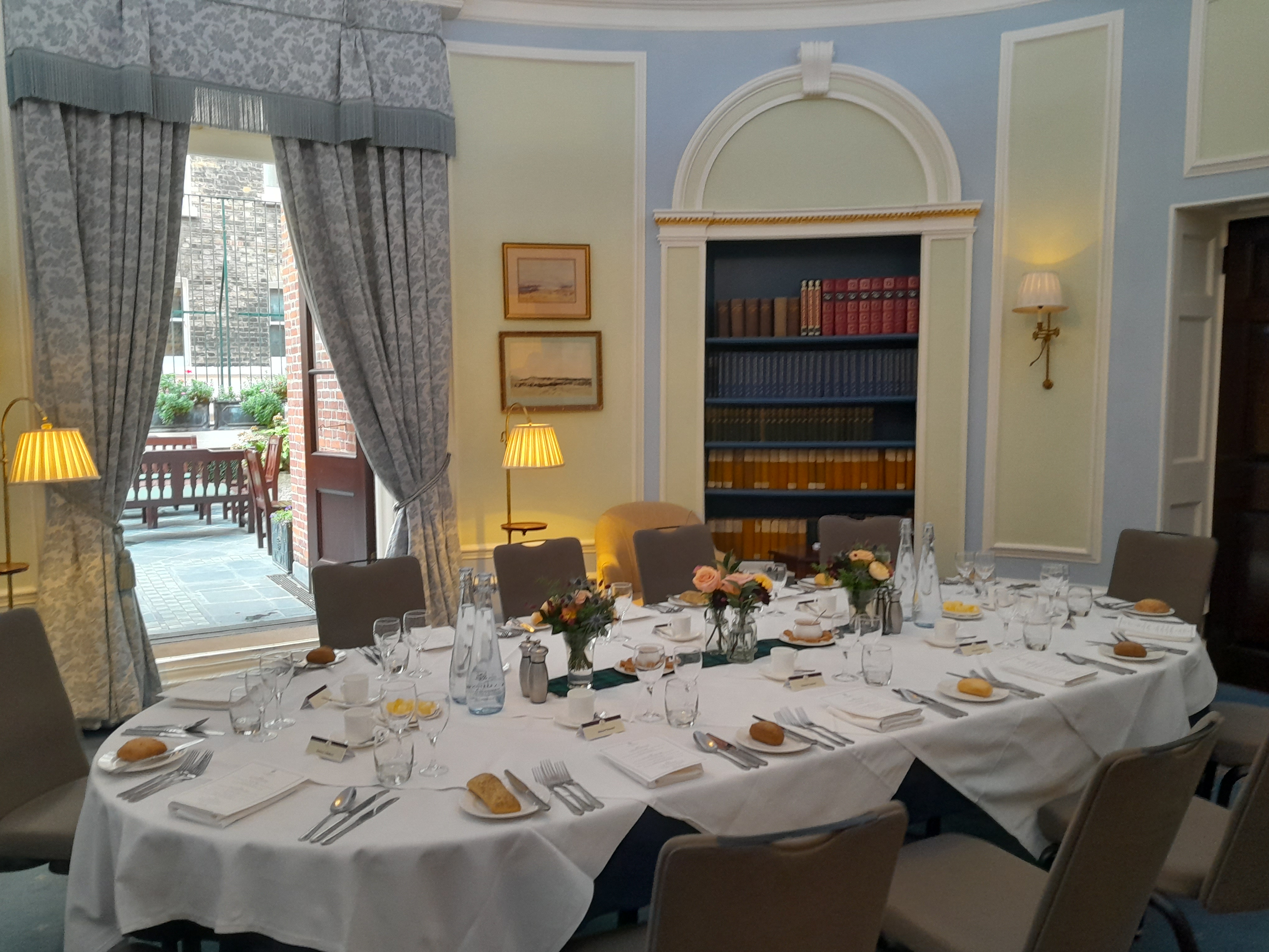 Oval Room  - y4scfvmnbpz.jpg