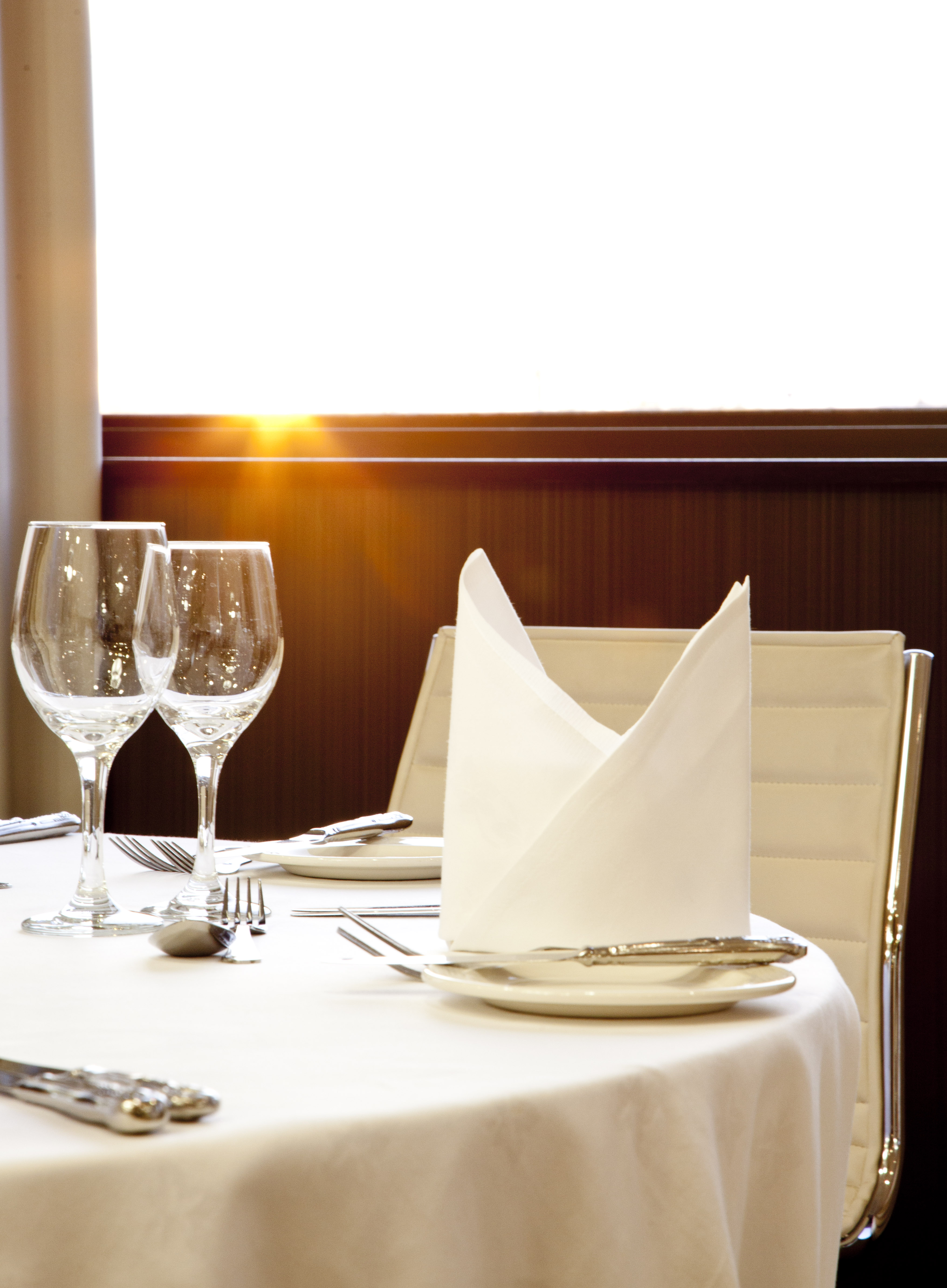 Leopold Suite - p4xjwfjn5wm.jpg