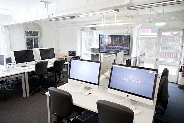 Mac Room/Desk Hire - 4xpqprt3dor.jpg