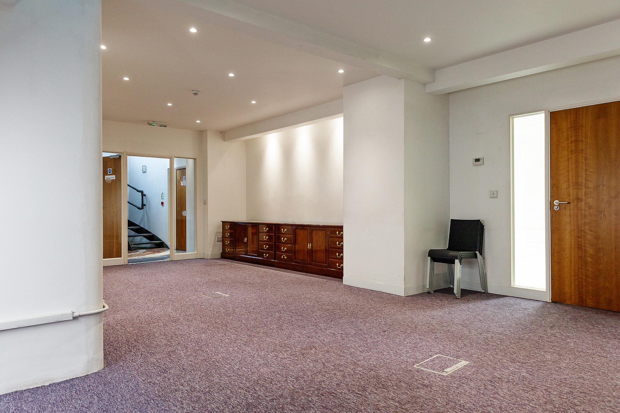 Long Room - lnwsdur4w2l.jpg