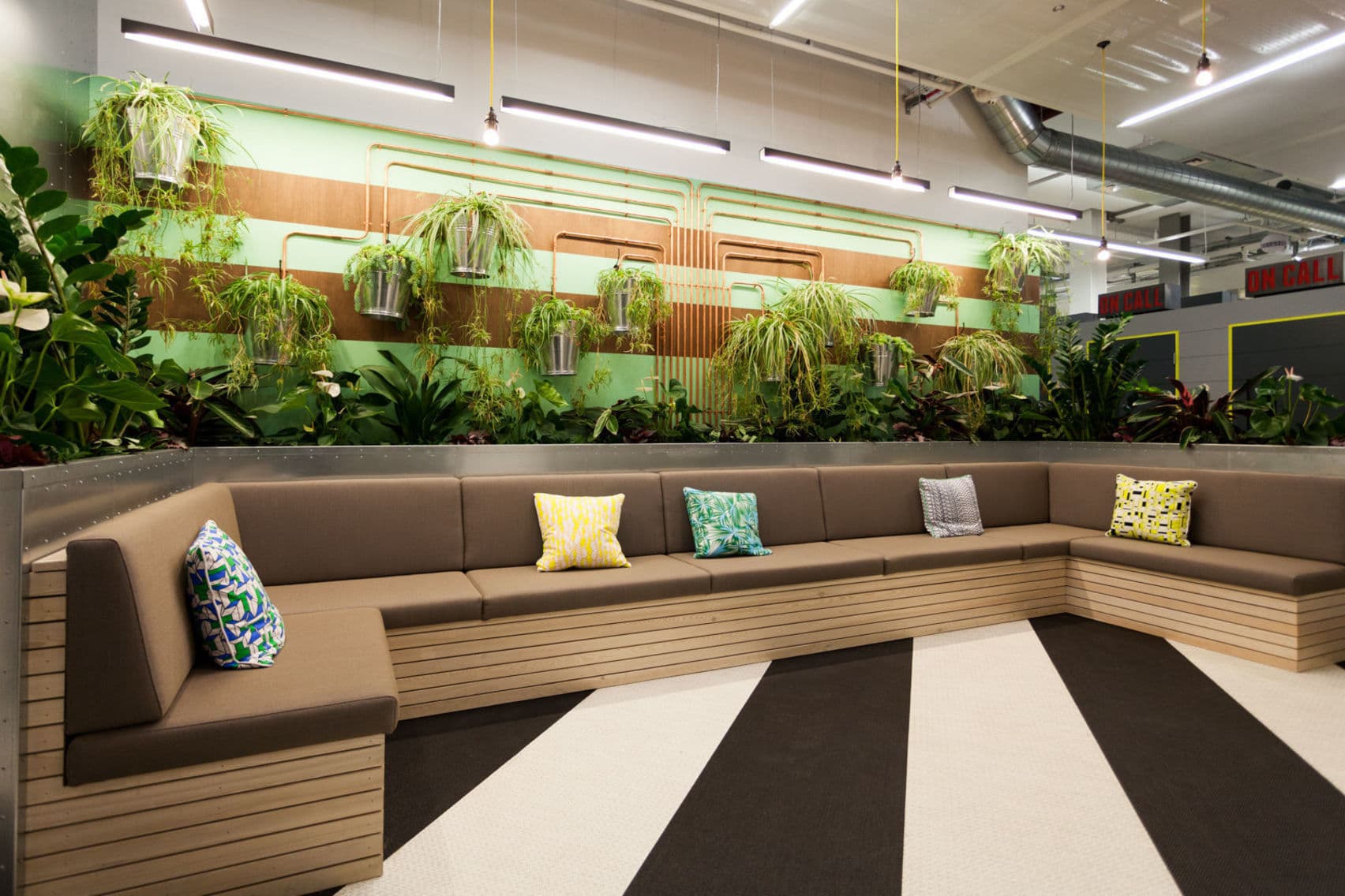 Sunnyvale Meeting Room with vibrant cushions for informal meetings and networking.