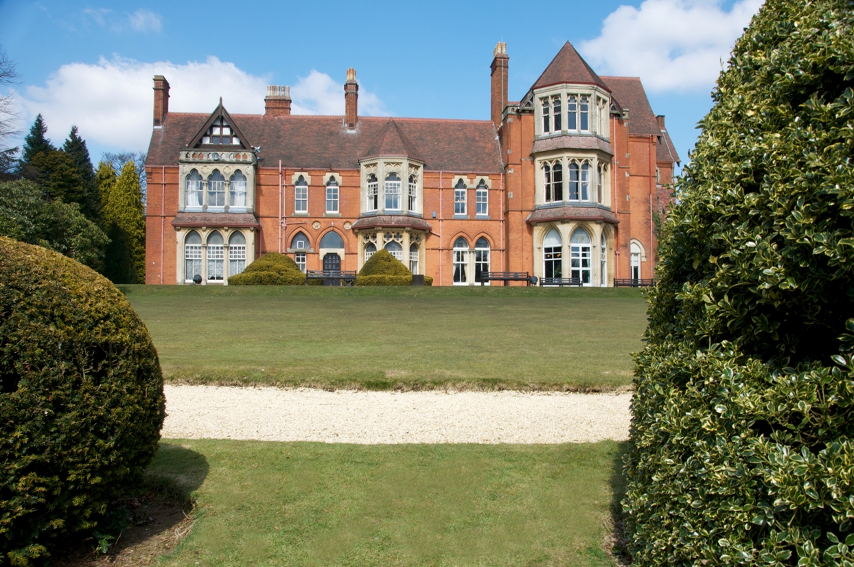 Main Hall at Highbury Hall, elegant mansion for upscale events and weddings.