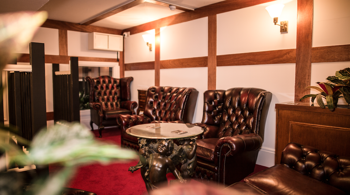 Hunt's Lounge - sfkmuszjzxv.png