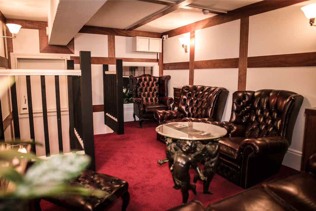 Hunt's Lounge - ydzlwjzloib.png