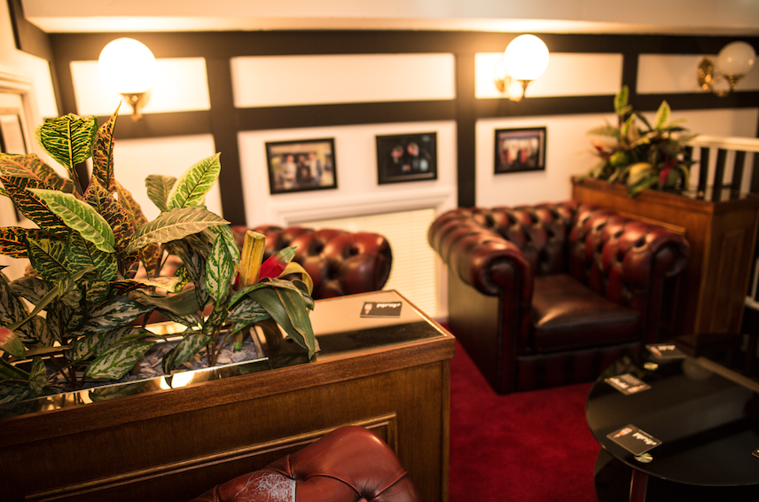 Hunt's Lounge - intg25dnujw.png