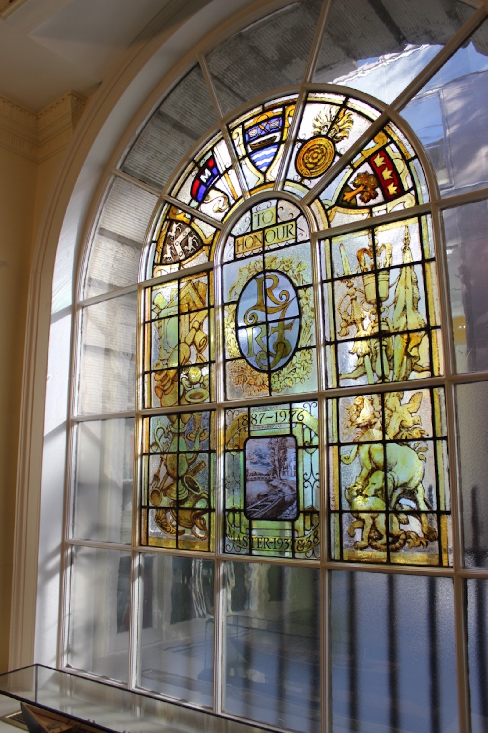 Parlour Room - zcwlf3oldiy.jpg