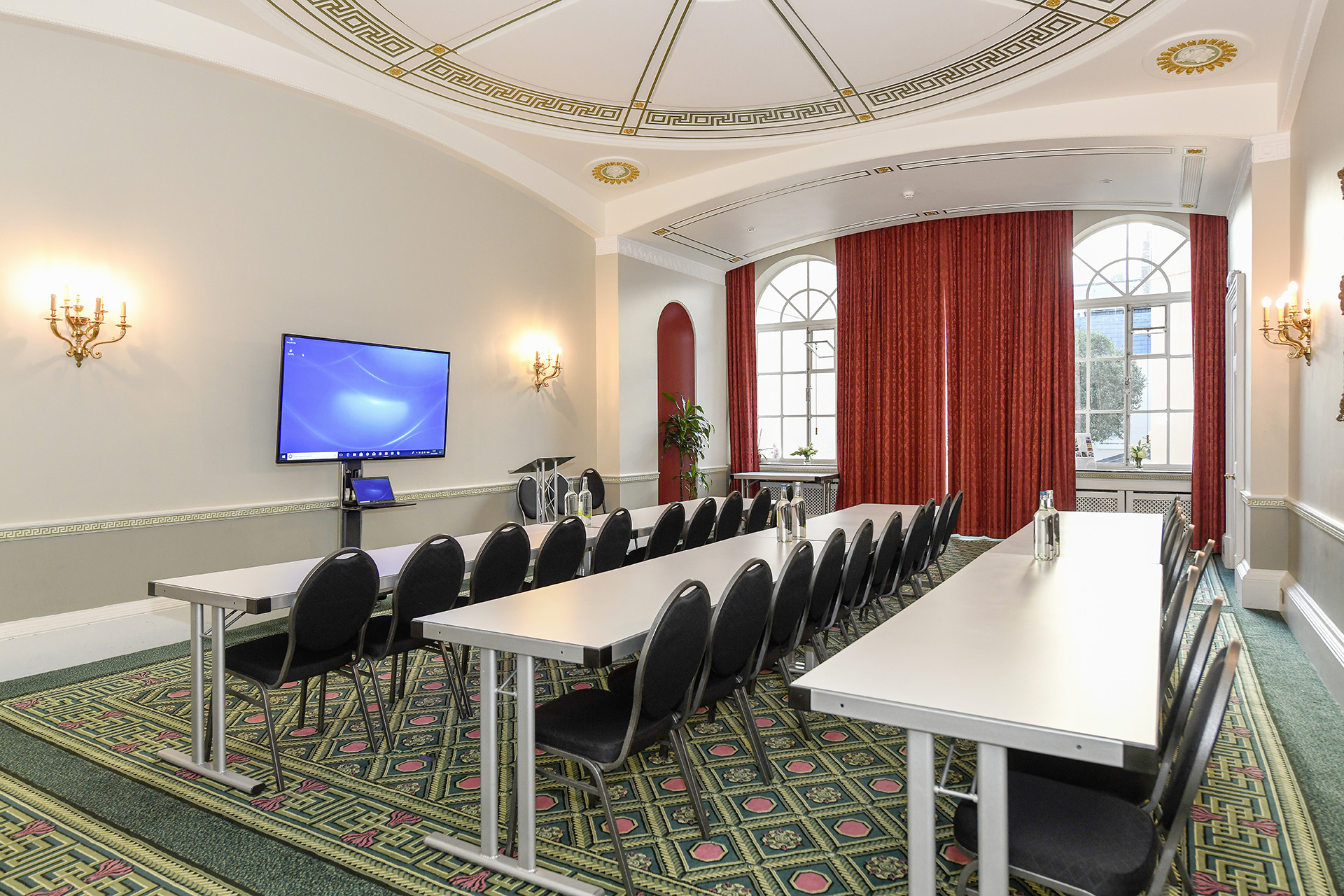 Council Room in SCI Belgravia, featuring natural light, ideal for corporate events and workshops.
