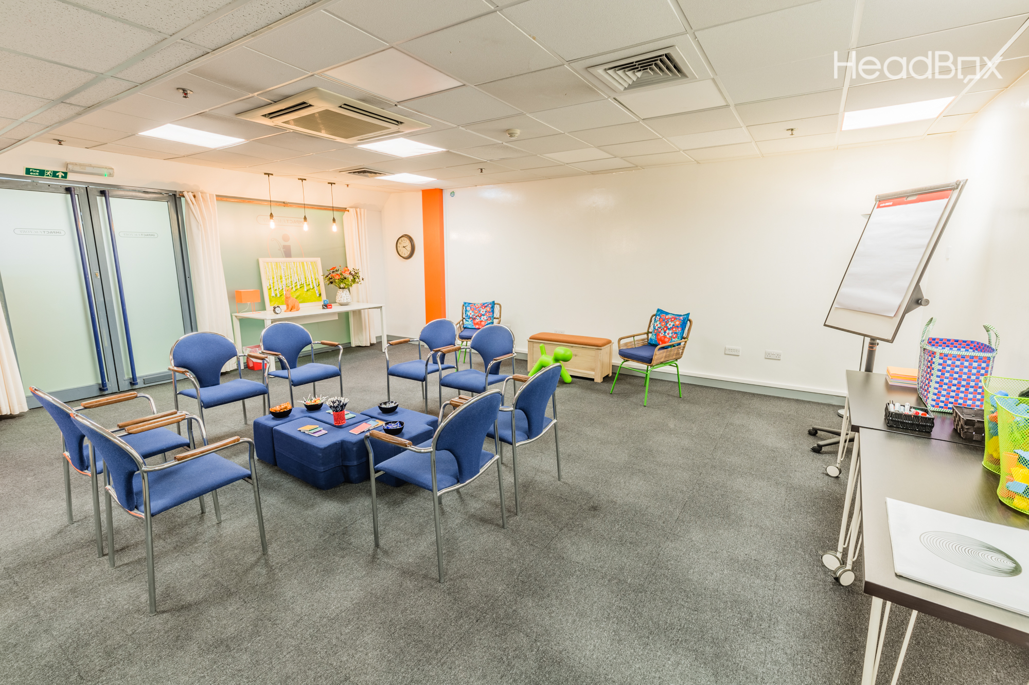 The White Room - fzewhapi0jy.jpg