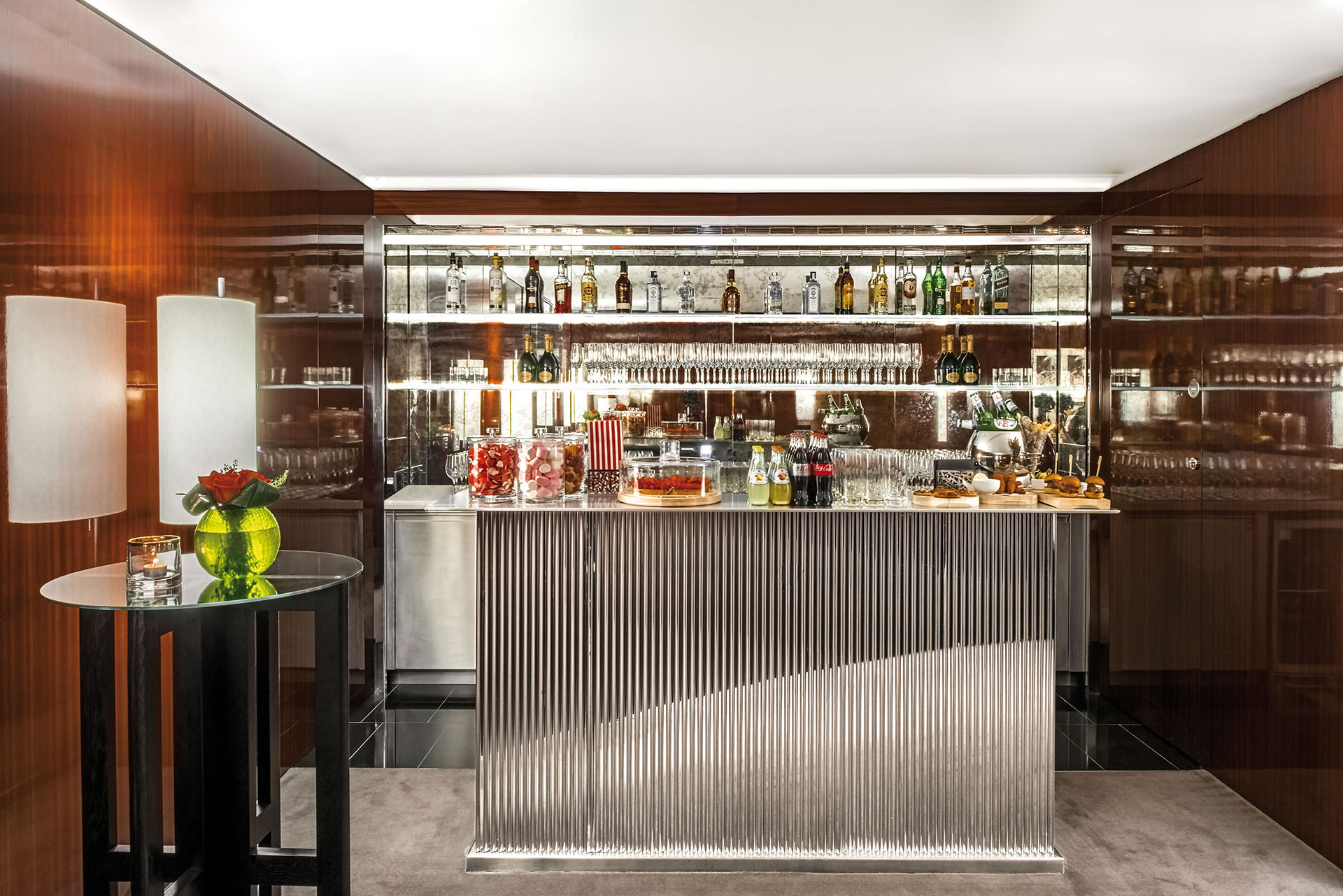 Sleek bar at Bulgari Hotel London, perfect for networking events and cocktail receptions.