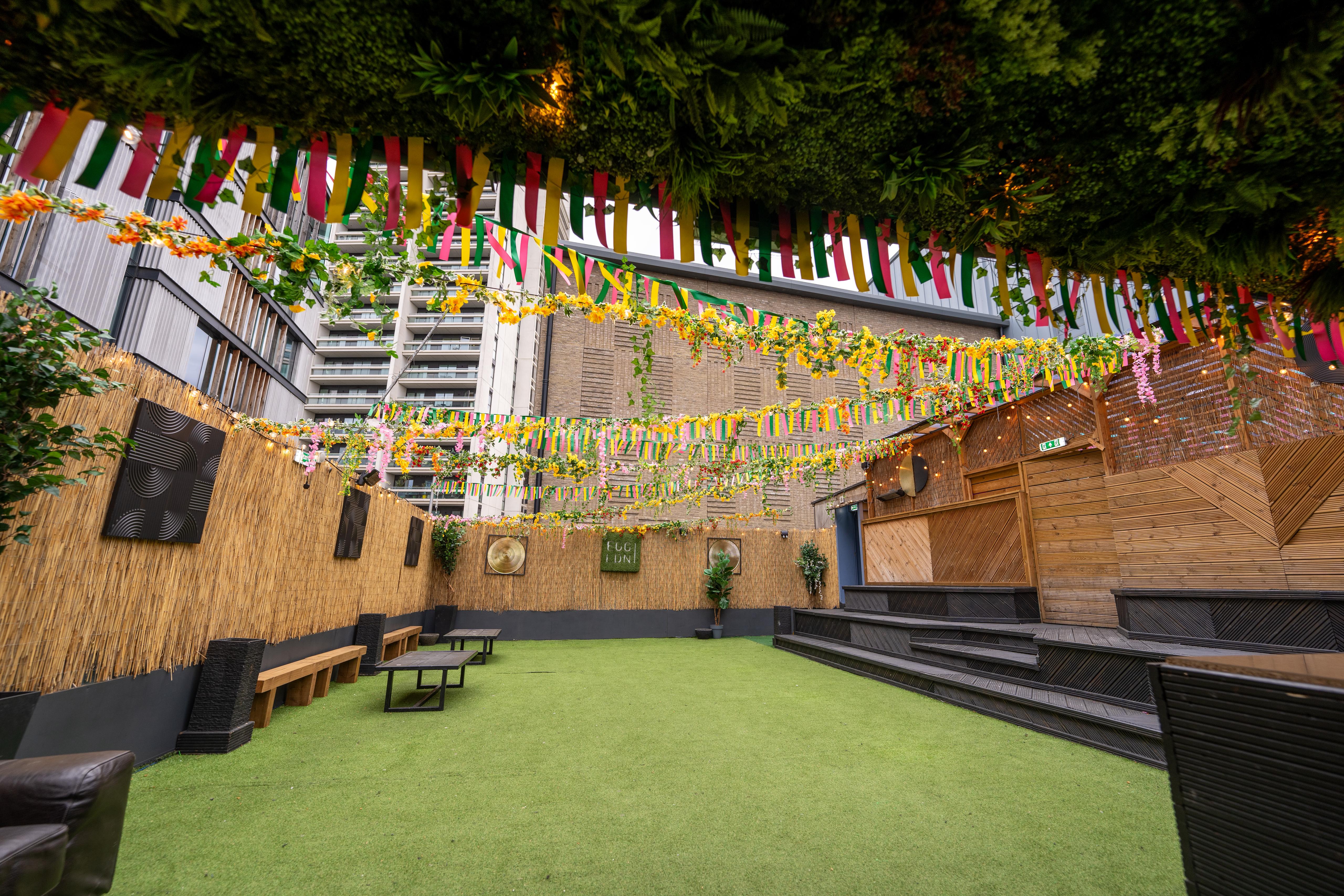 Middle Floor and Outside Terrace - puumhco0zmv.jpeg