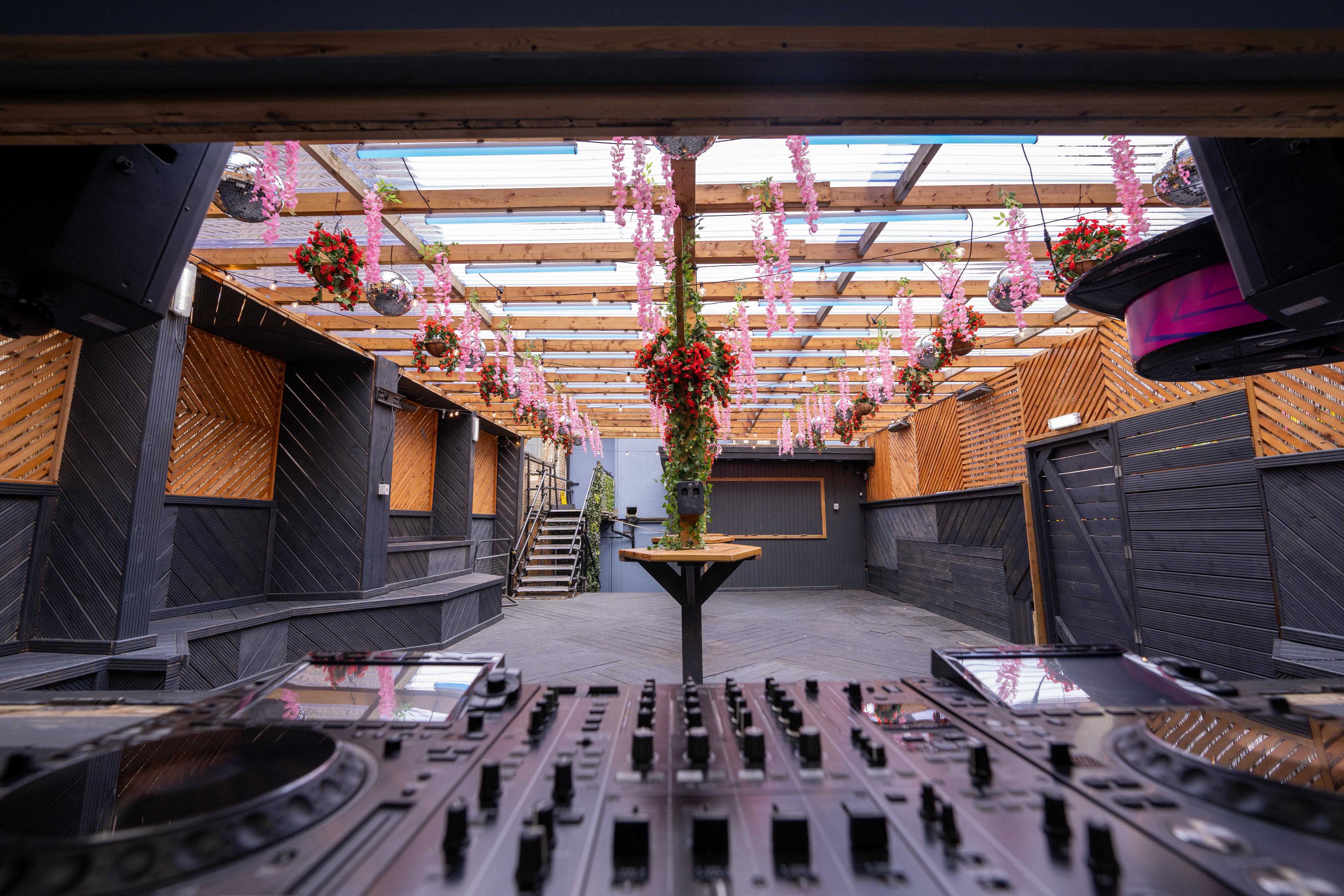 Middle Floor and Outside Terrace - rt0ql2hzxmf.jpeg