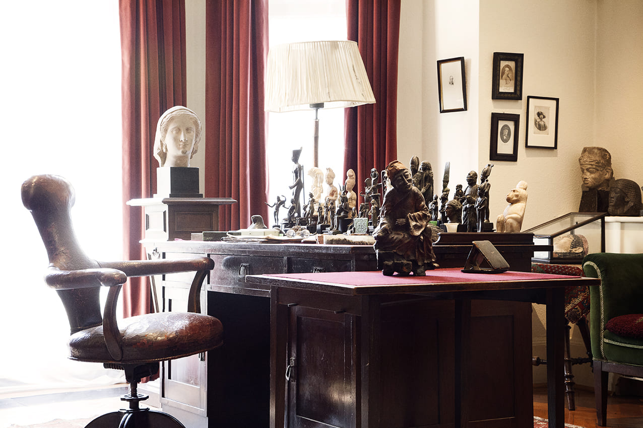 Freud Museum London workspace with elegant furnishings for creative meetings.