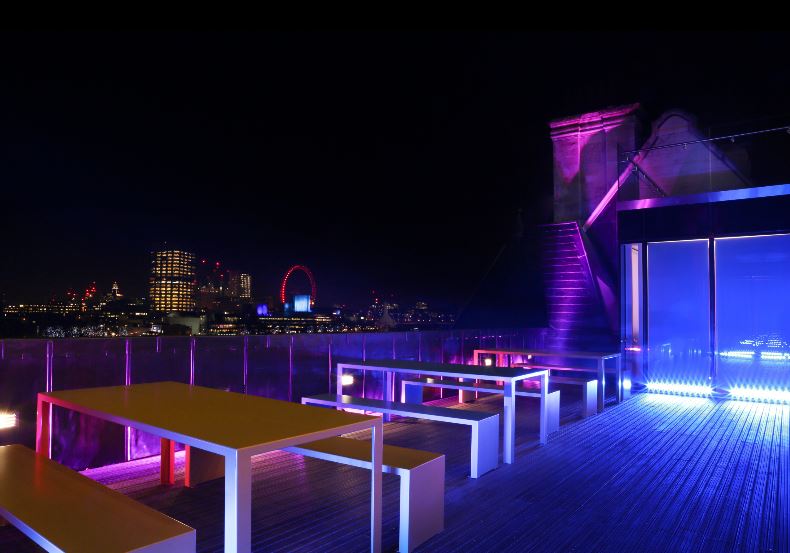 Lounge & Balcony - 2p04tl0cvfj.JPG