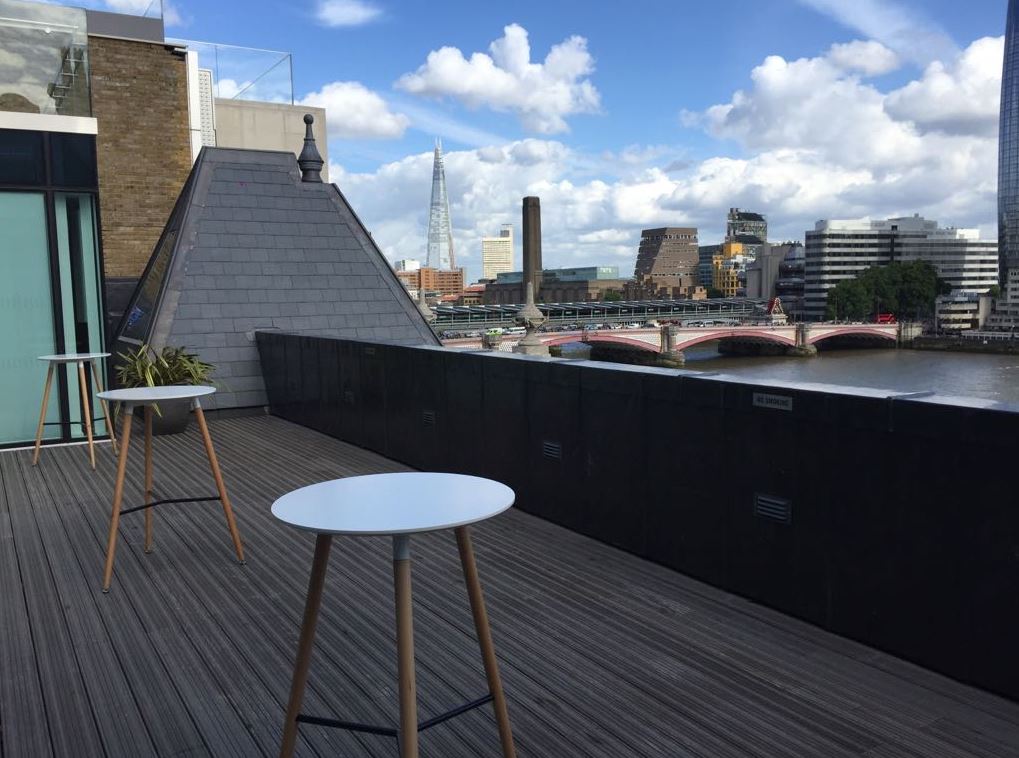 Lounge & Balcony - hel13rtxour.JPG