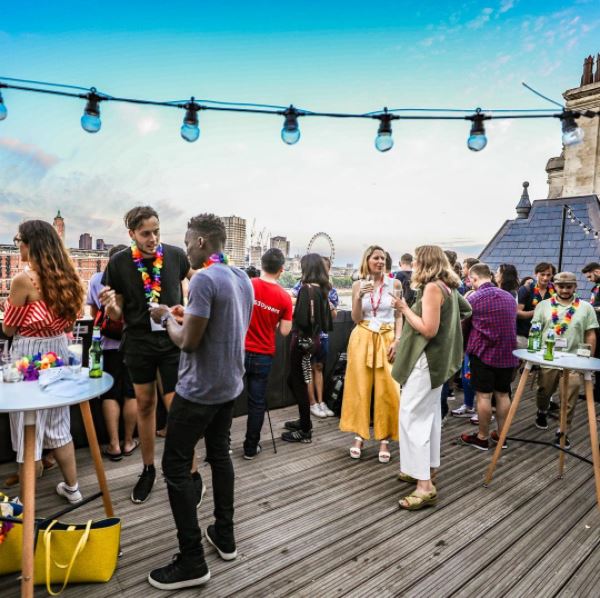 Lounge & Balcony - y22tsi2bgww.JPG