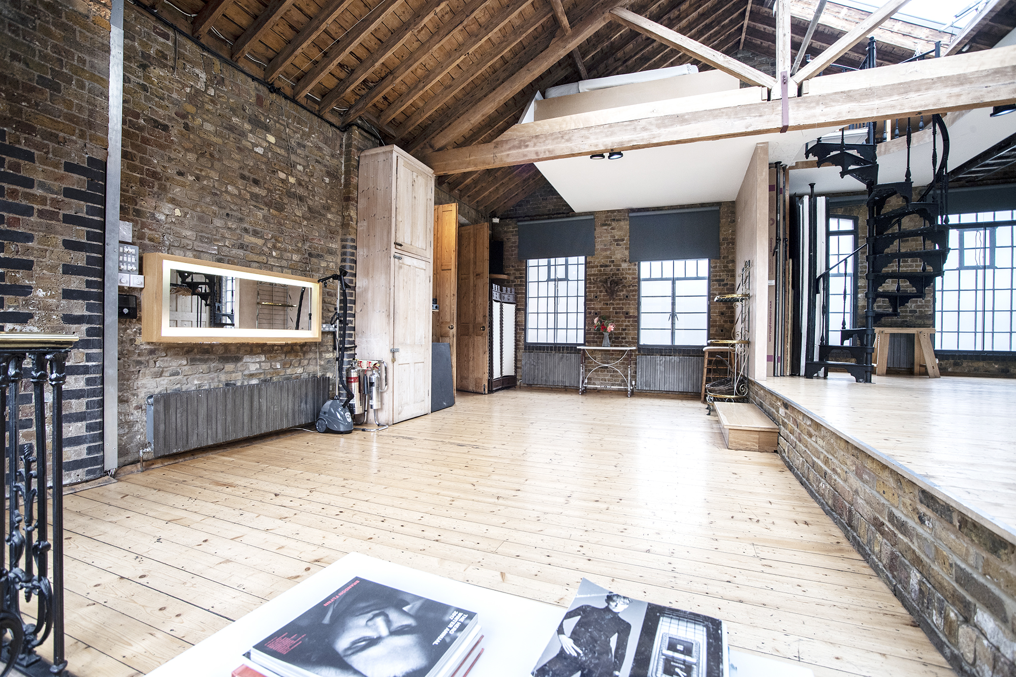 The Studio and its two kitchens - c2bt240mofr.jpg